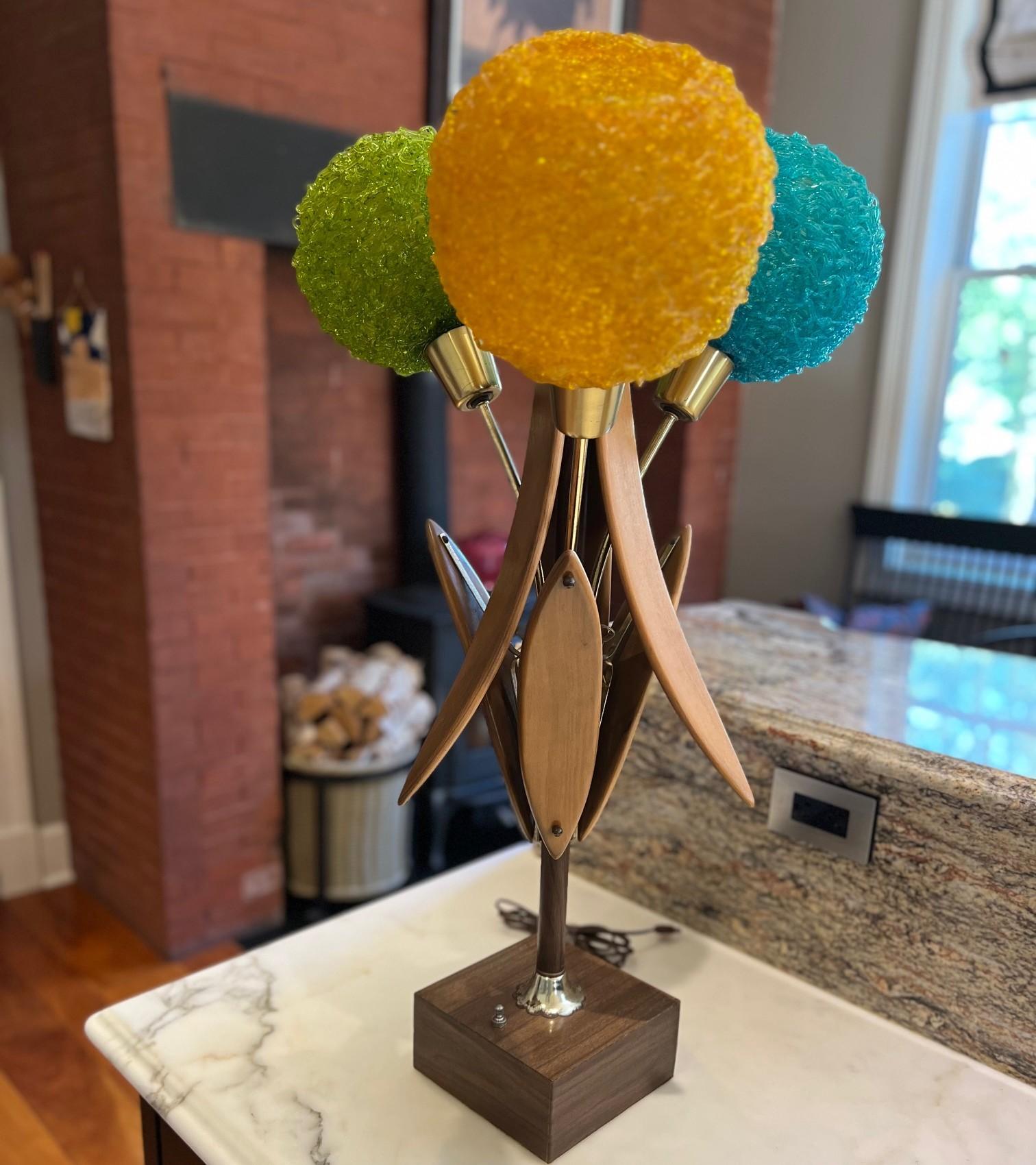 Mid-Century Modern “Spaghetti Lamp” Table Lamp with Spun Acrylic Shades, America For Sale 8