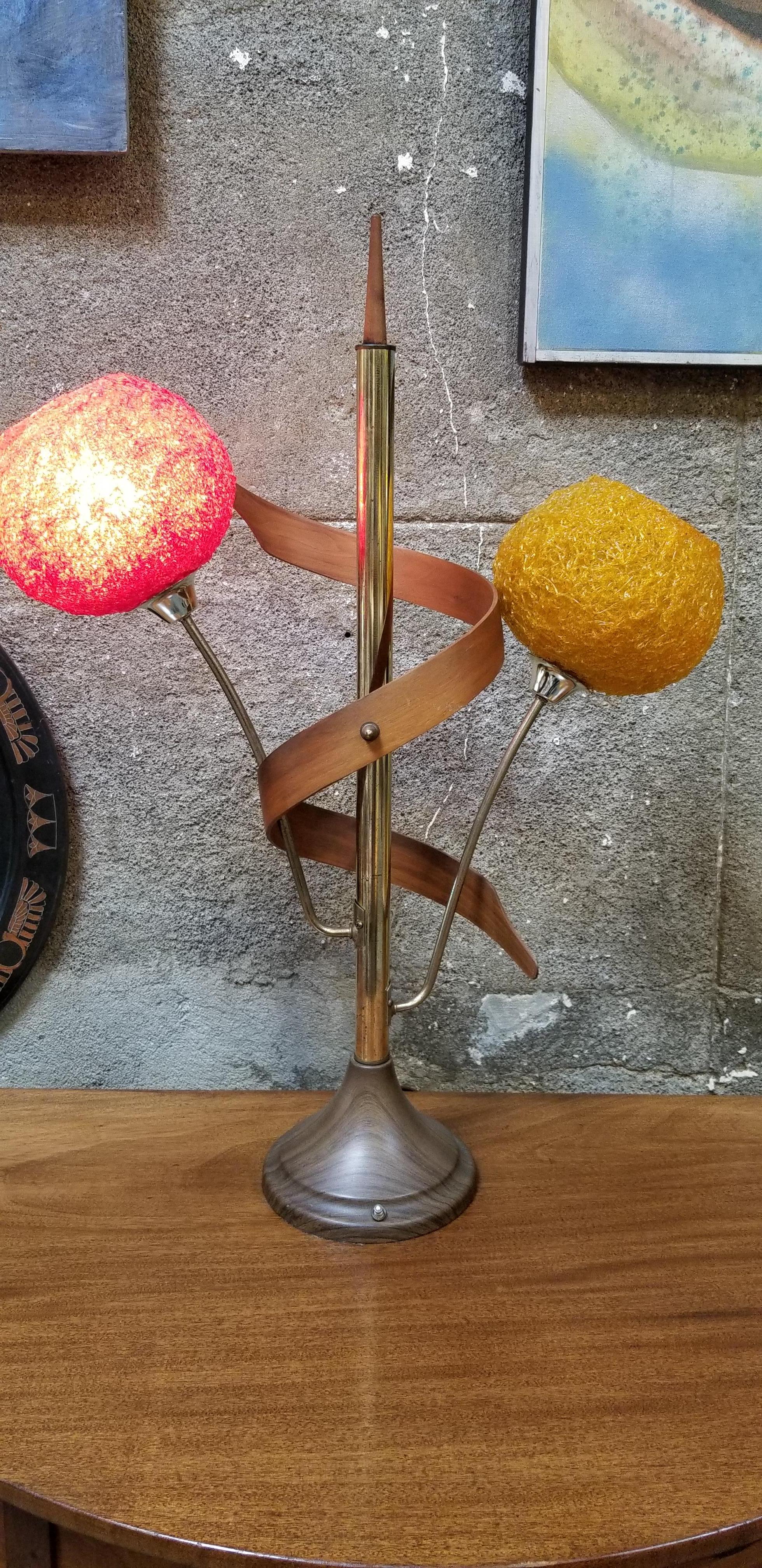 20th Century Mid-Century Modern Spaghetti Table Lamp For Sale