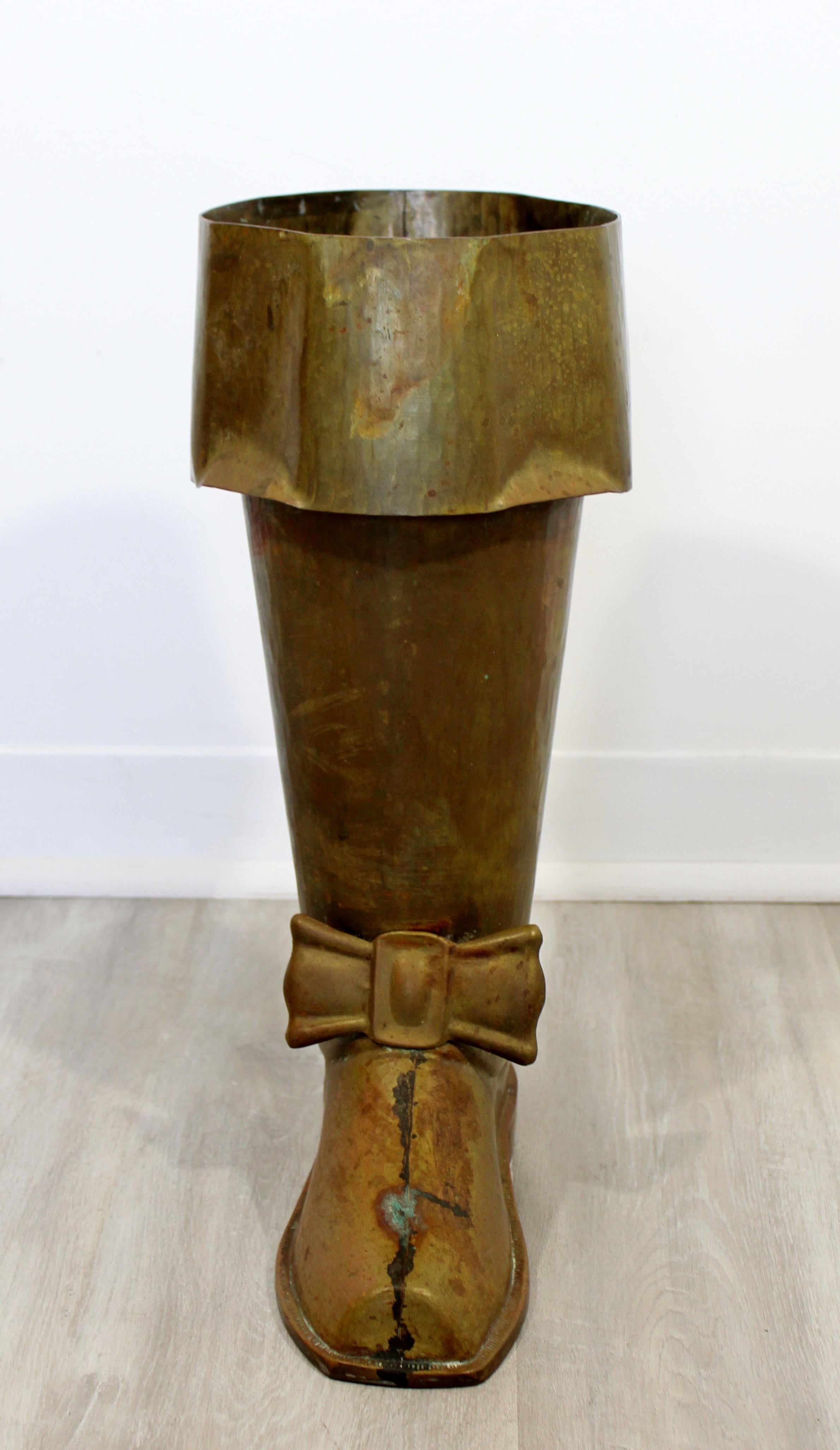 Mid-Century Modern Spanish Brass Boot Floor Sculpture Umbrella Stand, 1960s In Good Condition In Keego Harbor, MI