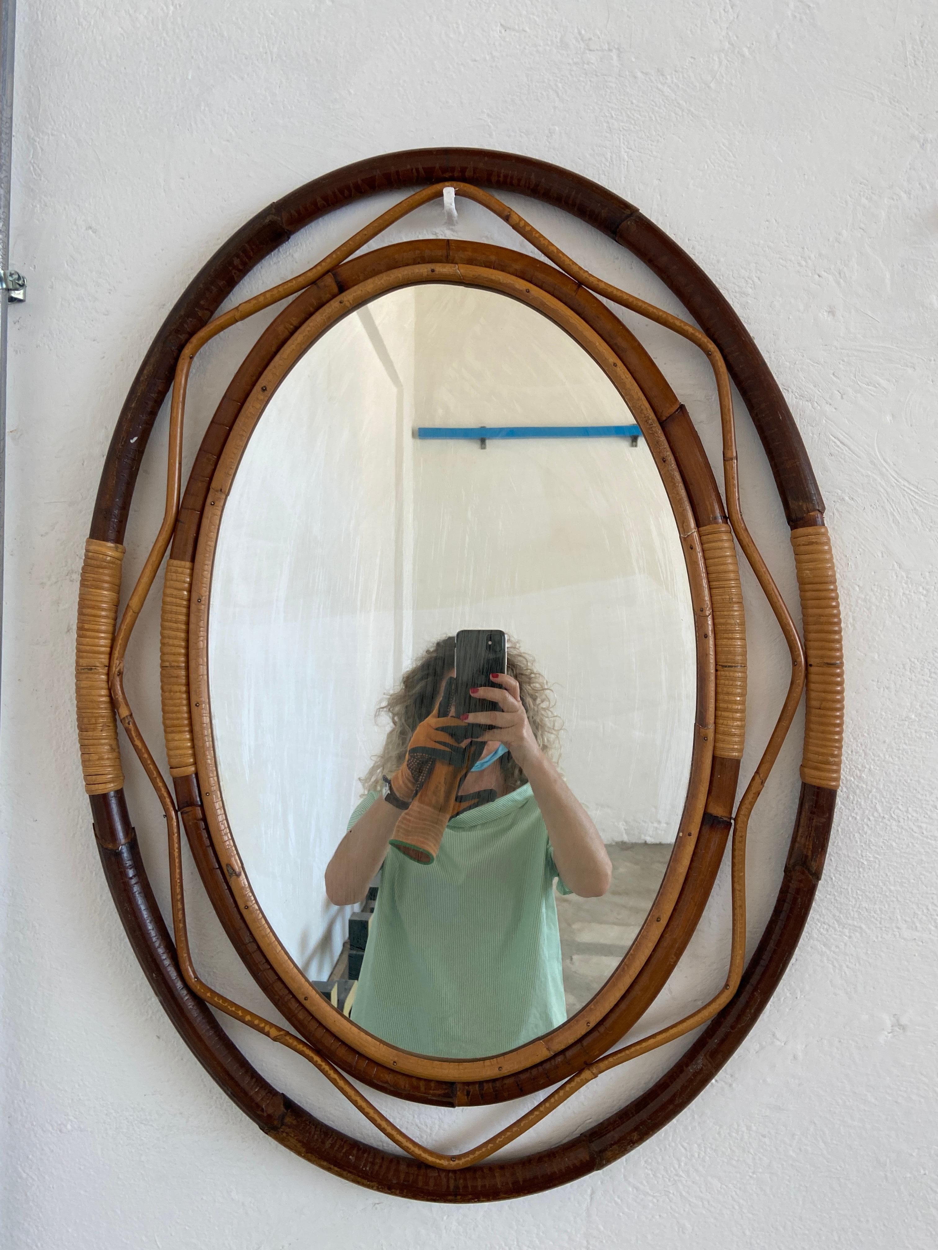 Mid-Century Modern Spanish Wicker and Cane Oval Wall Mirror, 1960s In Good Condition In Prato, IT