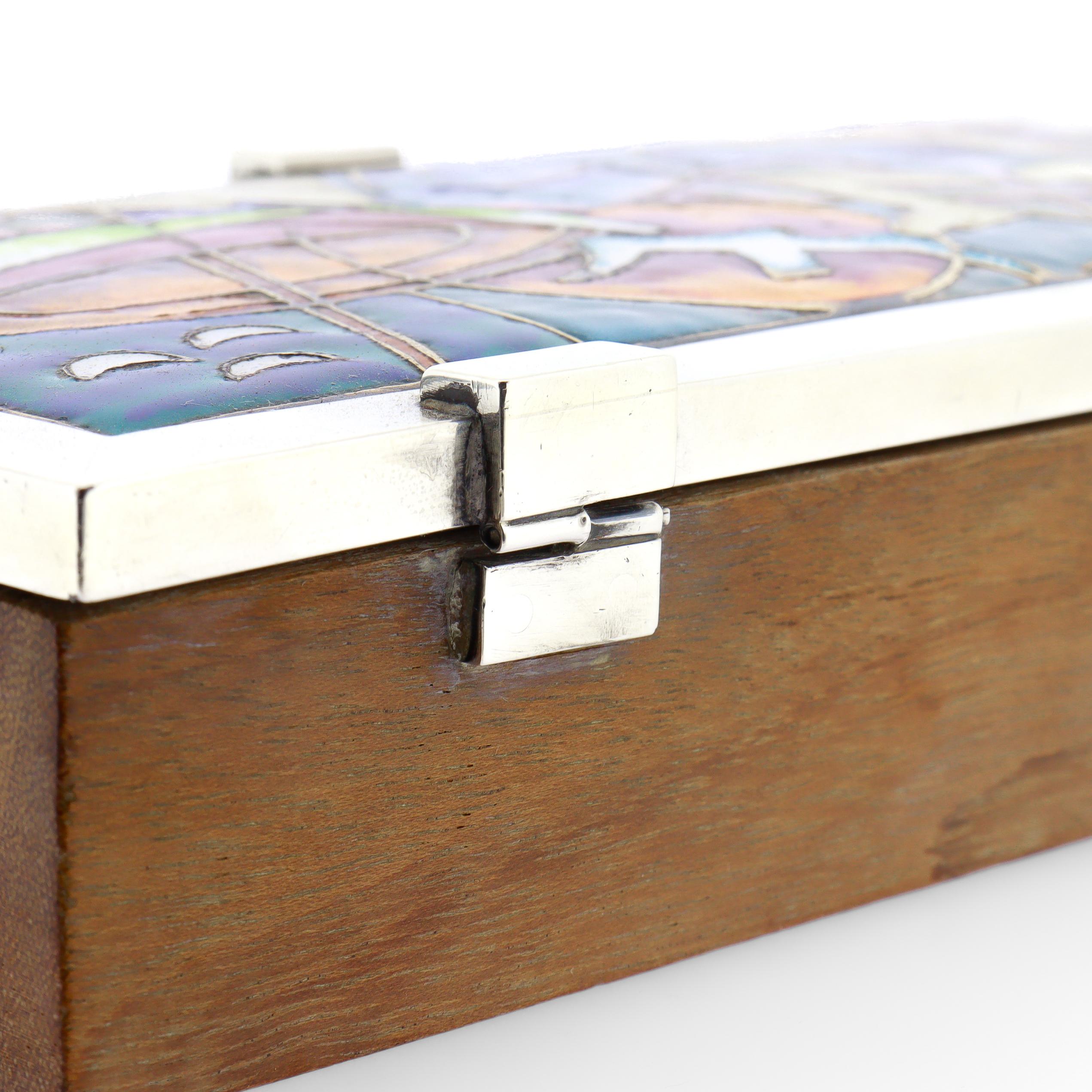 Caja de madera española moderna de mediados de siglo con tapa de plata y esmalte en venta 11