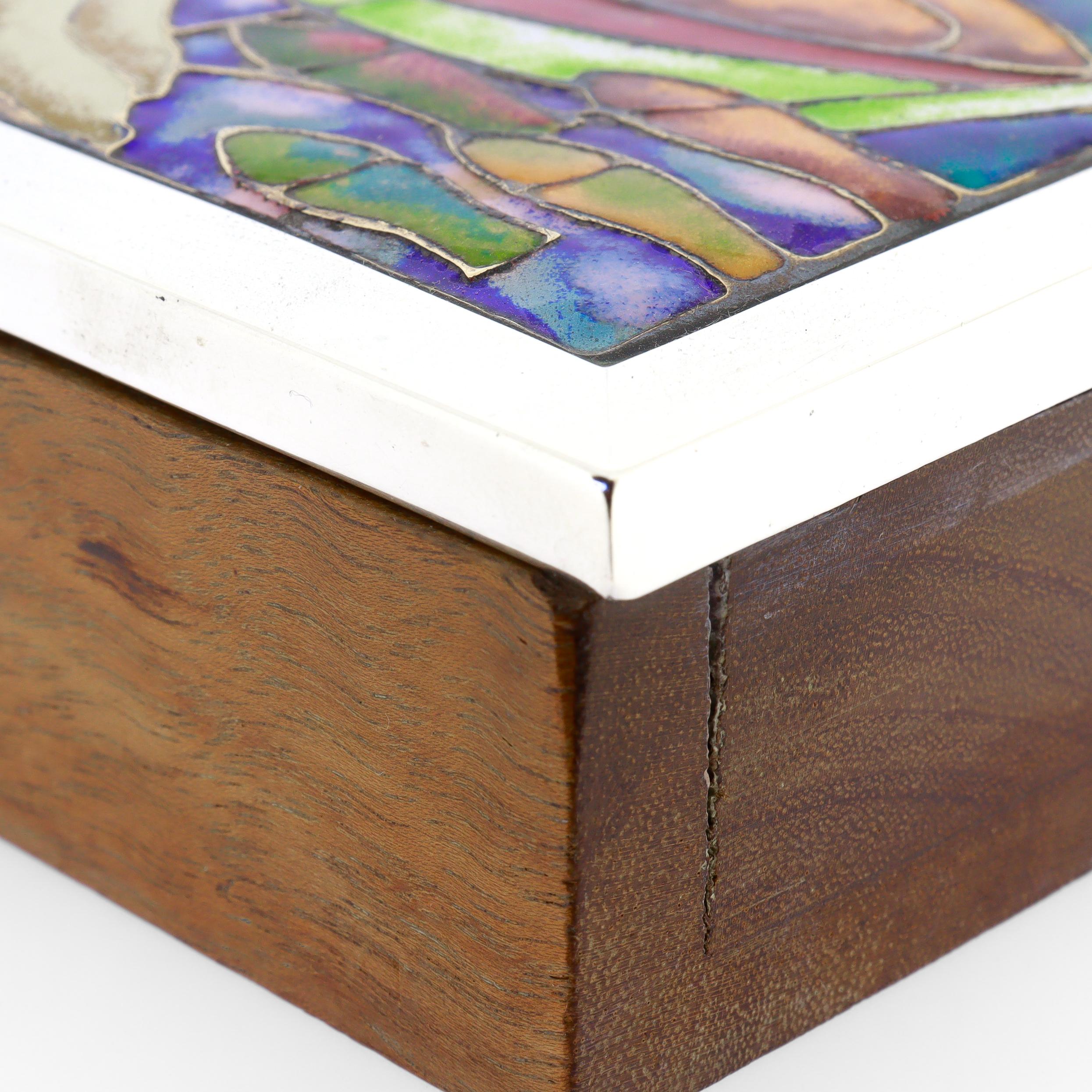 Caja de madera española moderna de mediados de siglo con tapa de plata y esmalte en venta 12