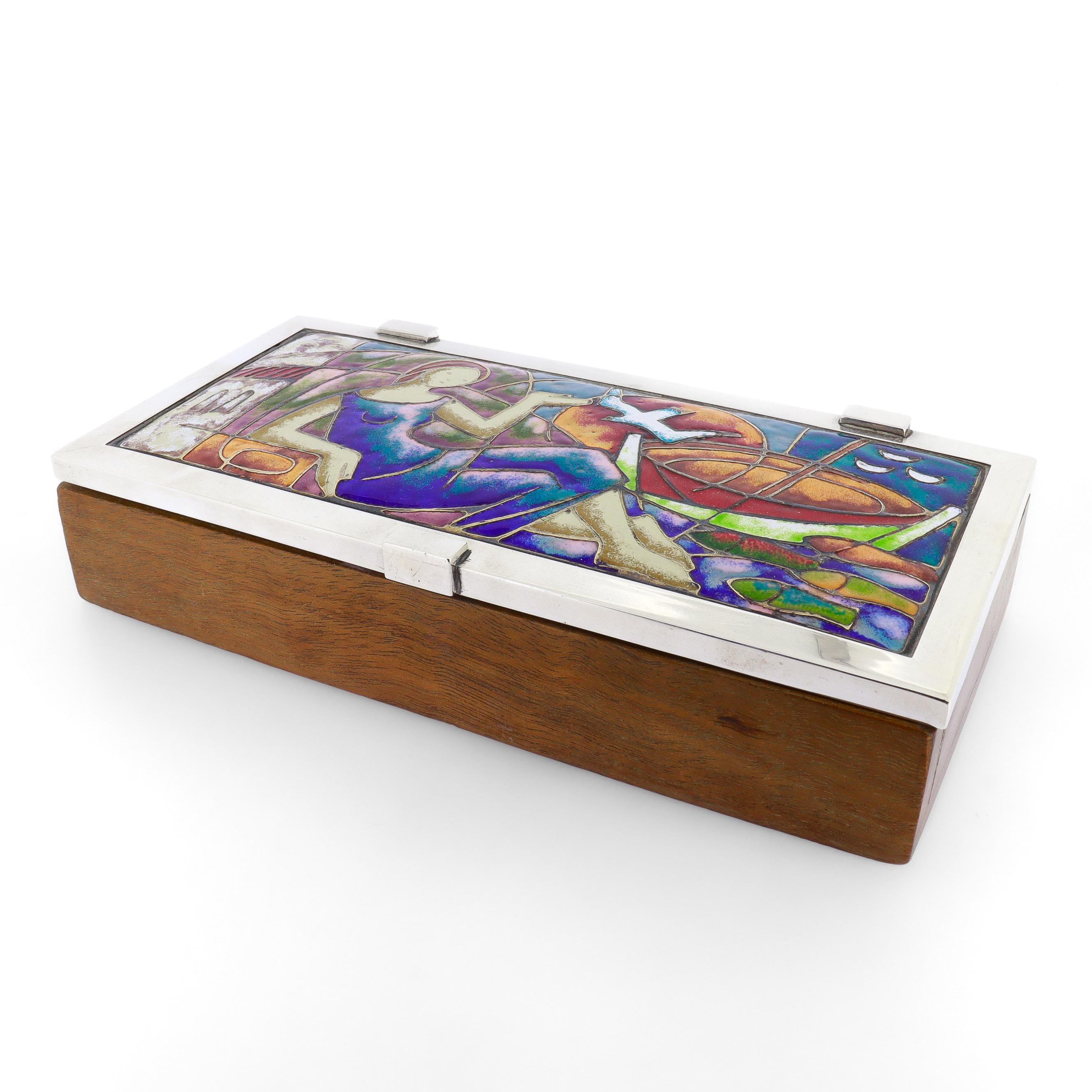 Caja de madera española moderna de mediados de siglo con tapa de plata y esmalte siglo XX en venta