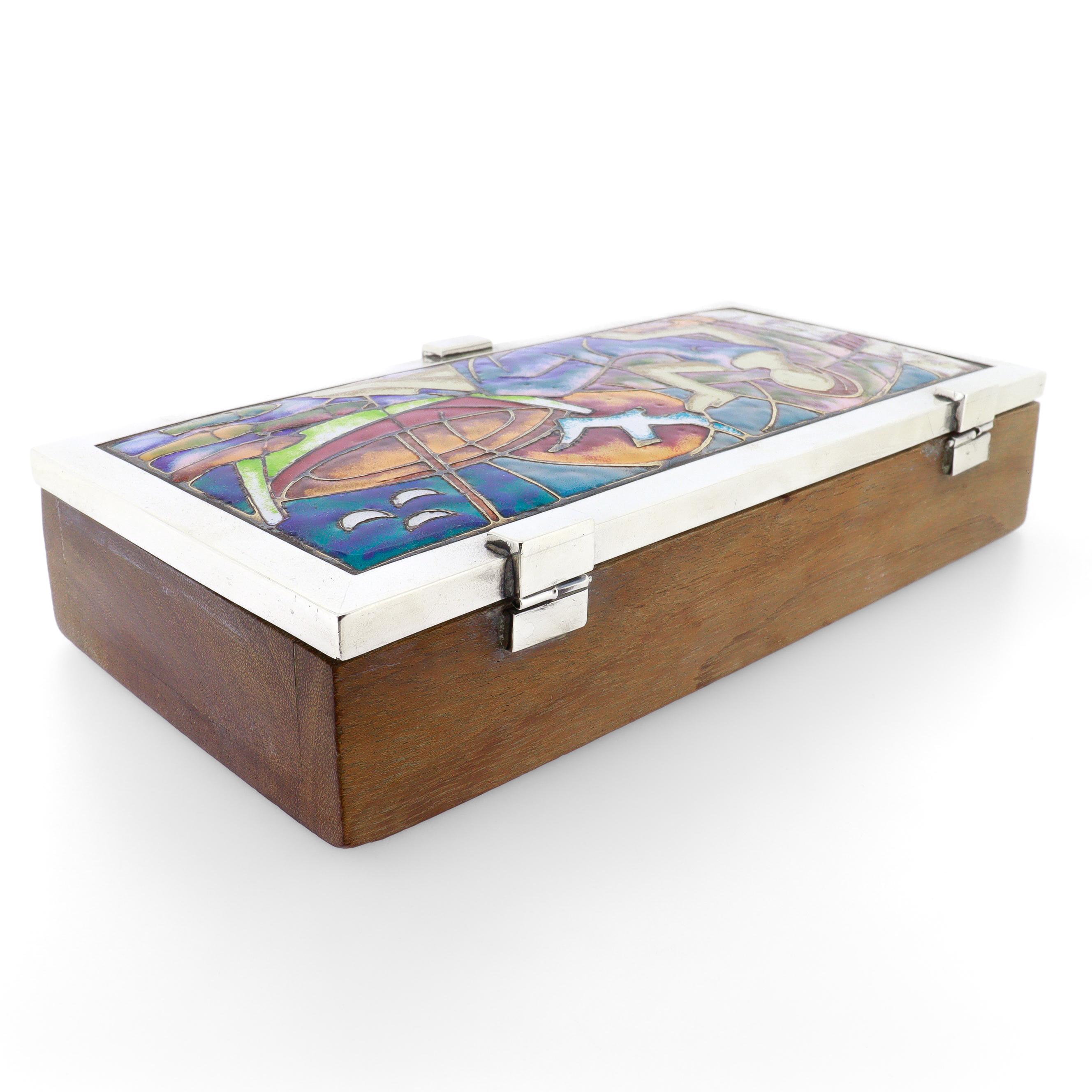 Caja de madera española moderna de mediados de siglo con tapa de plata y esmalte en venta 2