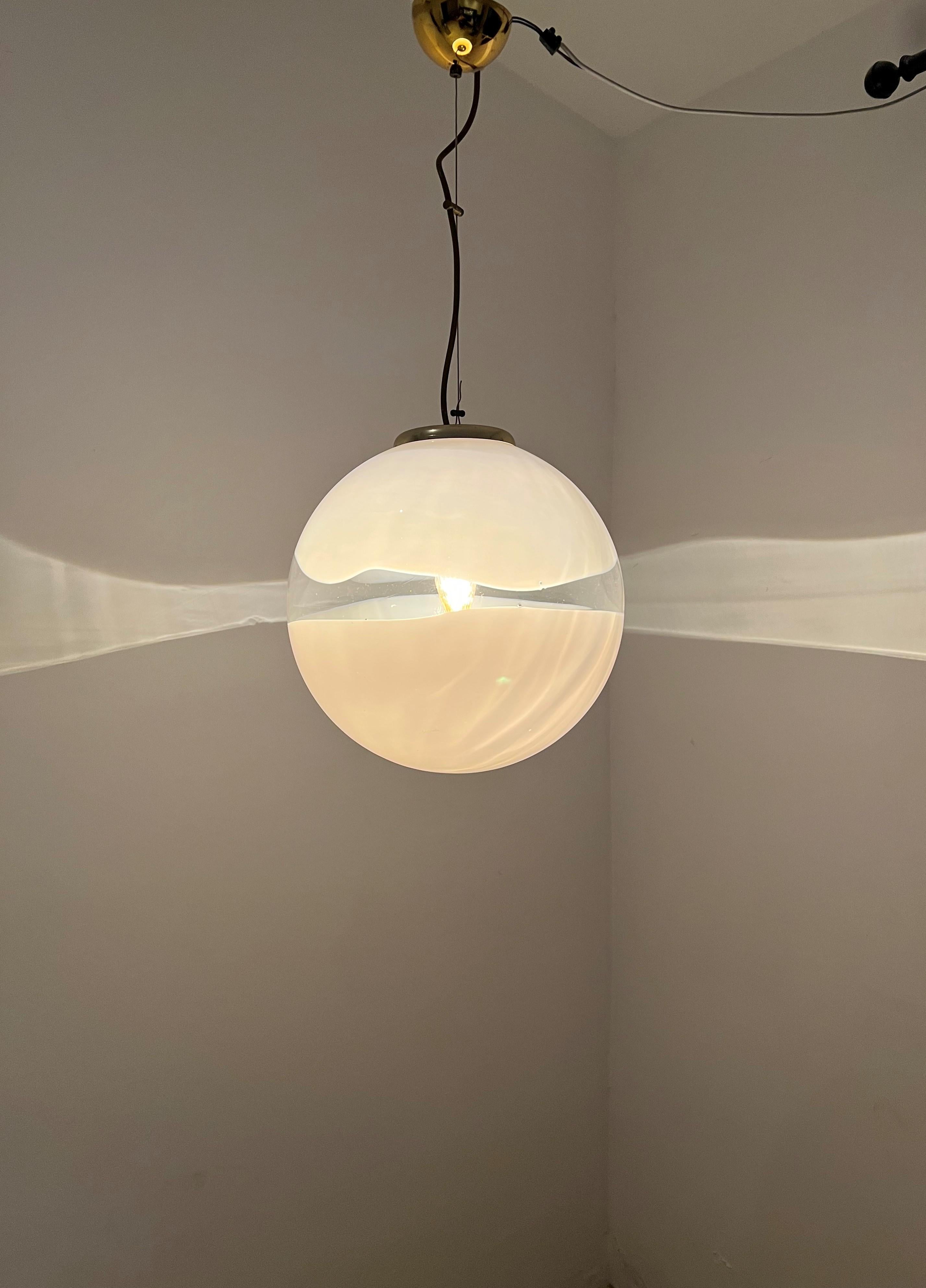 Italian Mid-Century Modern Sphere Chandelier in Murano Glass attr to Leucos, italy 1970s For Sale