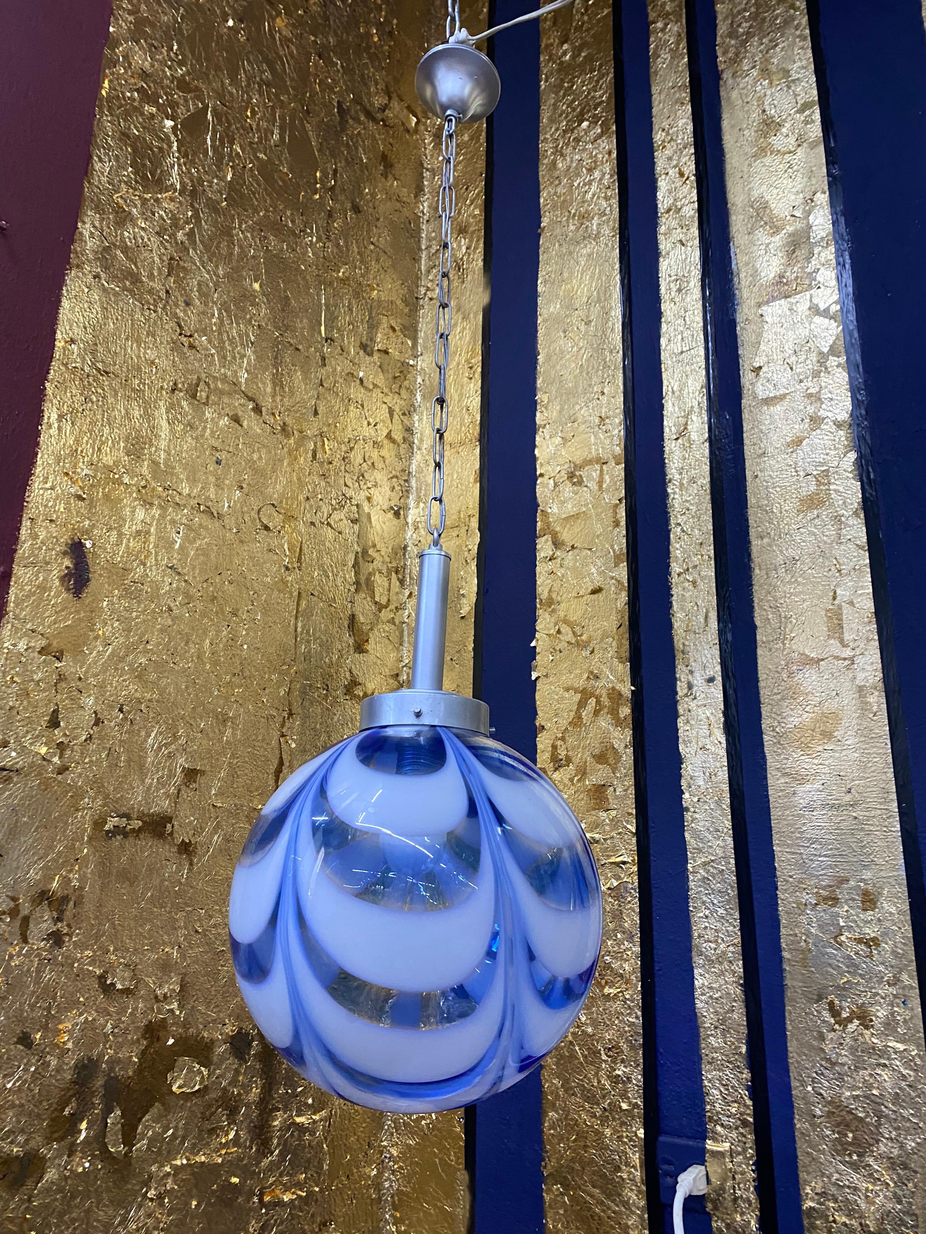Italian Mid-Century Modern Sphere Chandelier in Murano Swirl Glass , Mazzega, circa 1970 For Sale