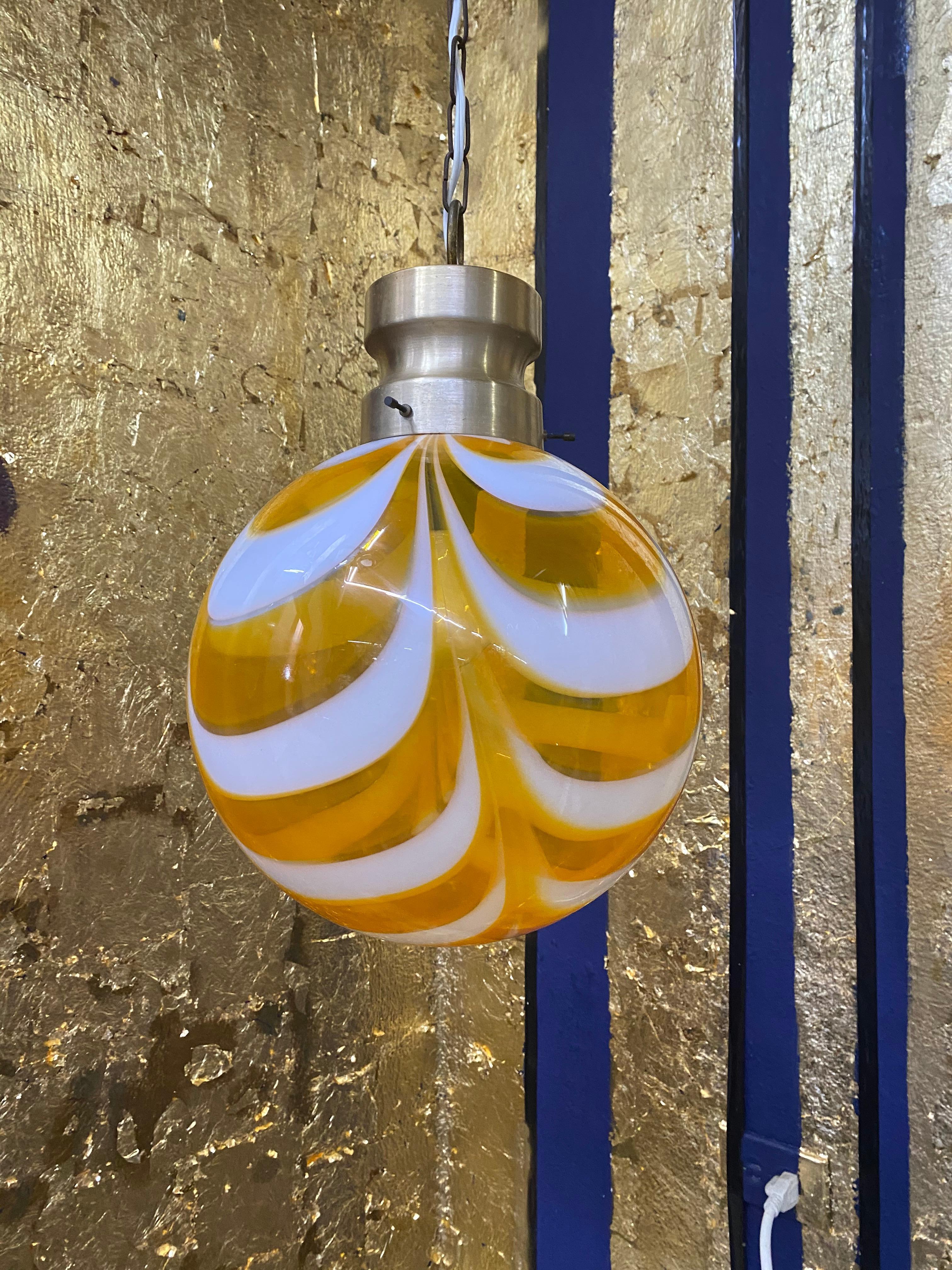 Mid-Century Modern Sphere Chandelier in Murano Swirl Glass by Venini, circa 1970 In Good Condition In Merida, Yucatan