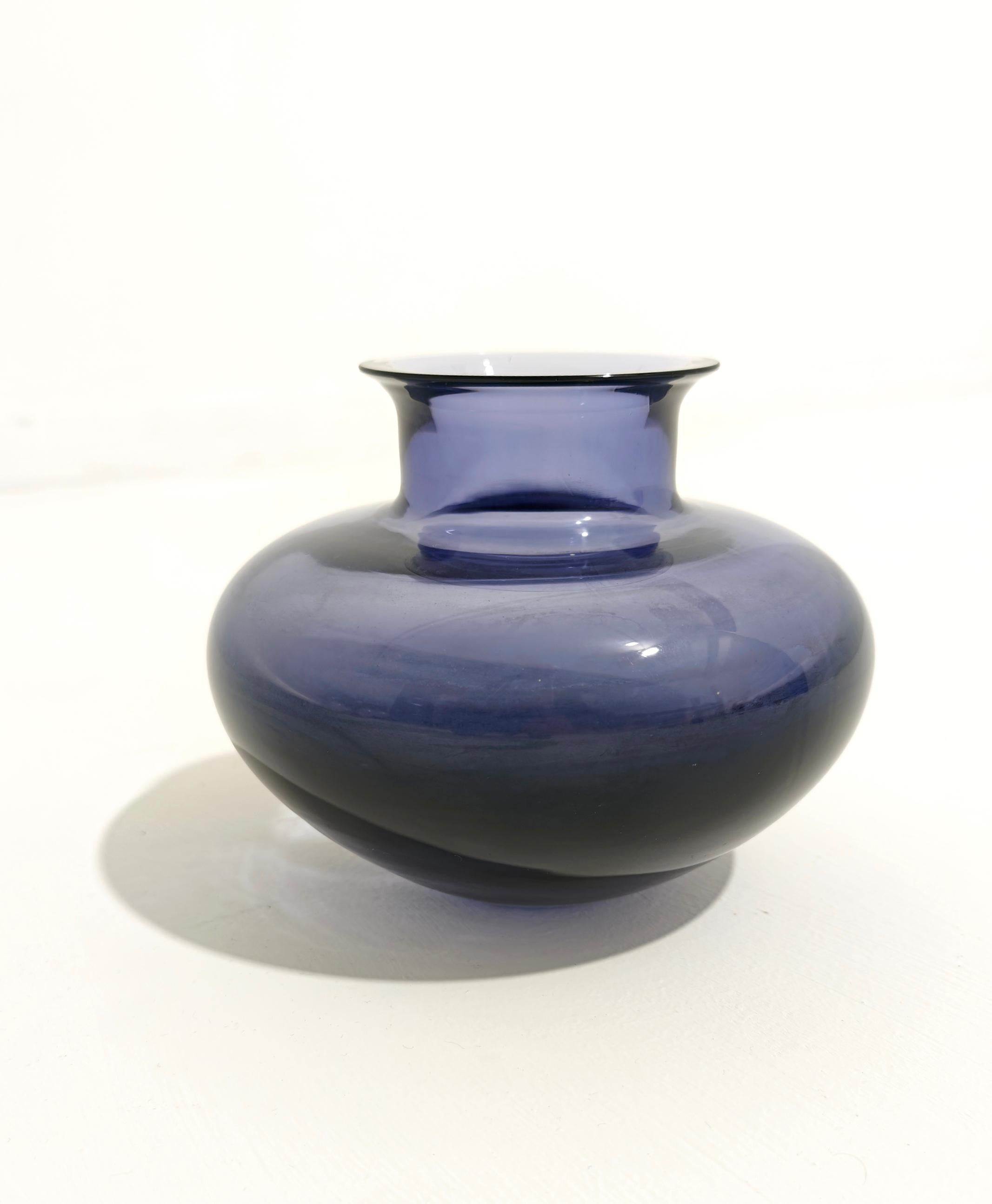 Mid-Century Modern Spherical Murano Vase Italian Production 60s For Sale 5