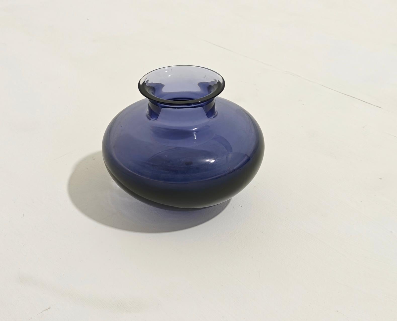 20th Century Mid-Century Modern Spherical Murano Vase Italian Production 60s For Sale
