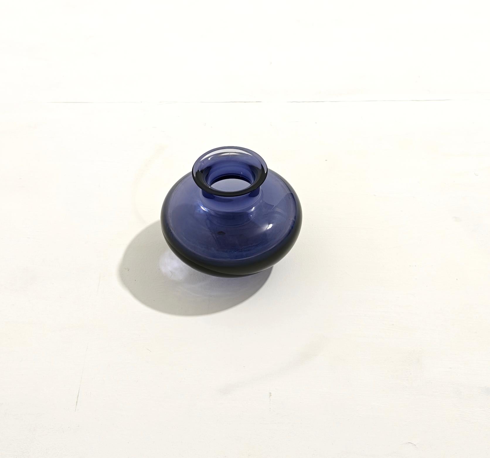 Mid-Century Modern Spherical Murano Vase Italian Production 60s For Sale 1