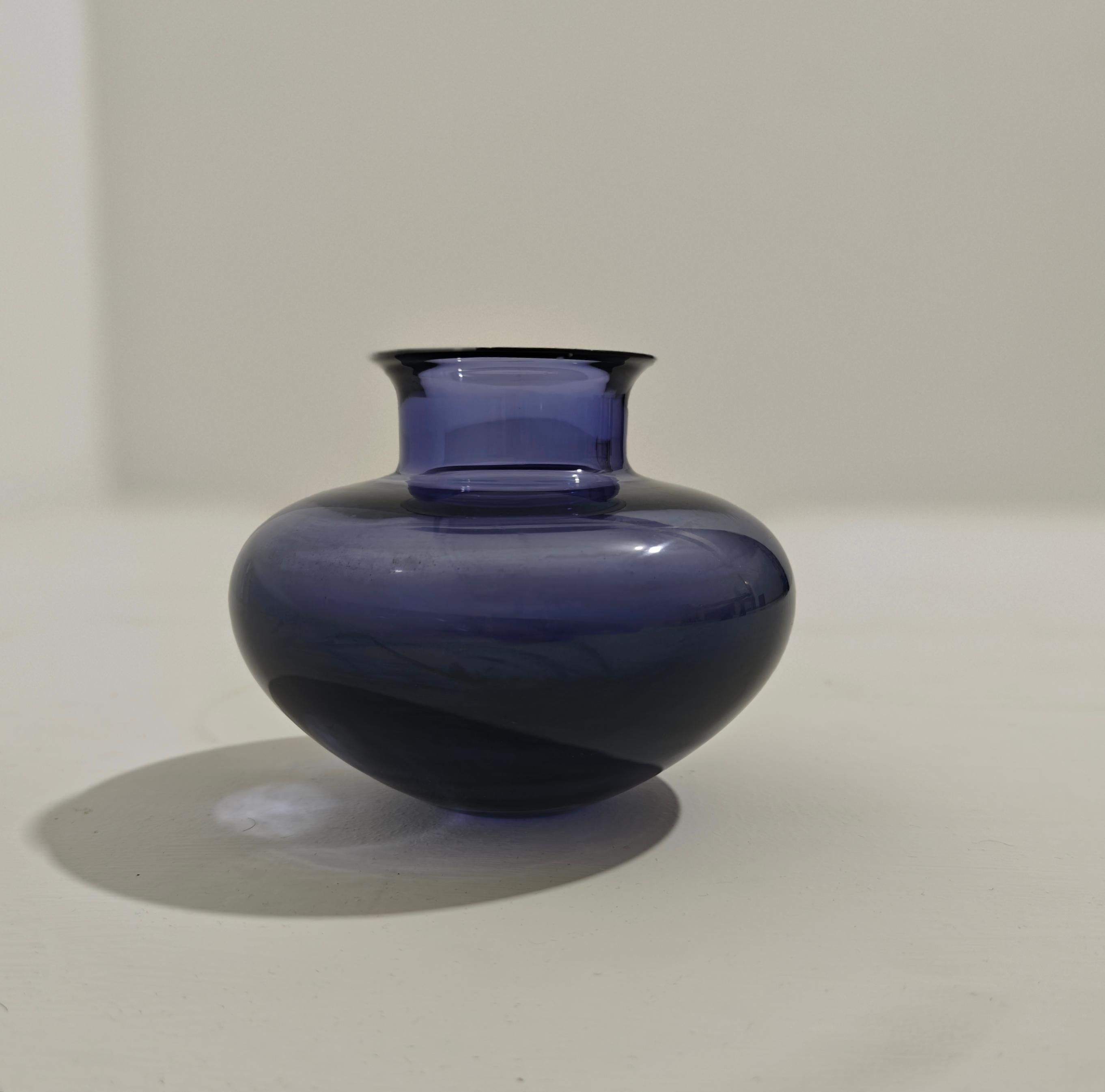Mid-Century Modern Spherical Murano Vase Italian Production 60s For Sale 3
