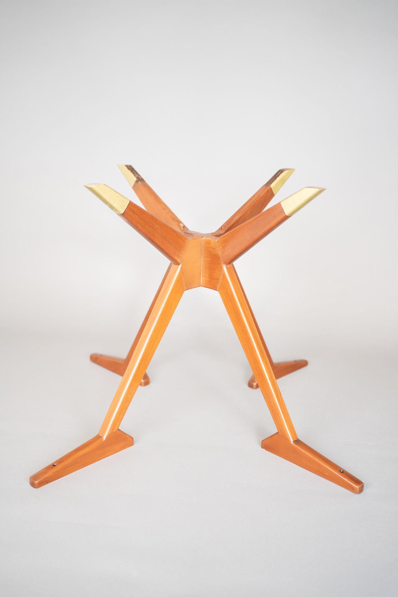 Mid-Century Modern Spider Leg Dining Base  1