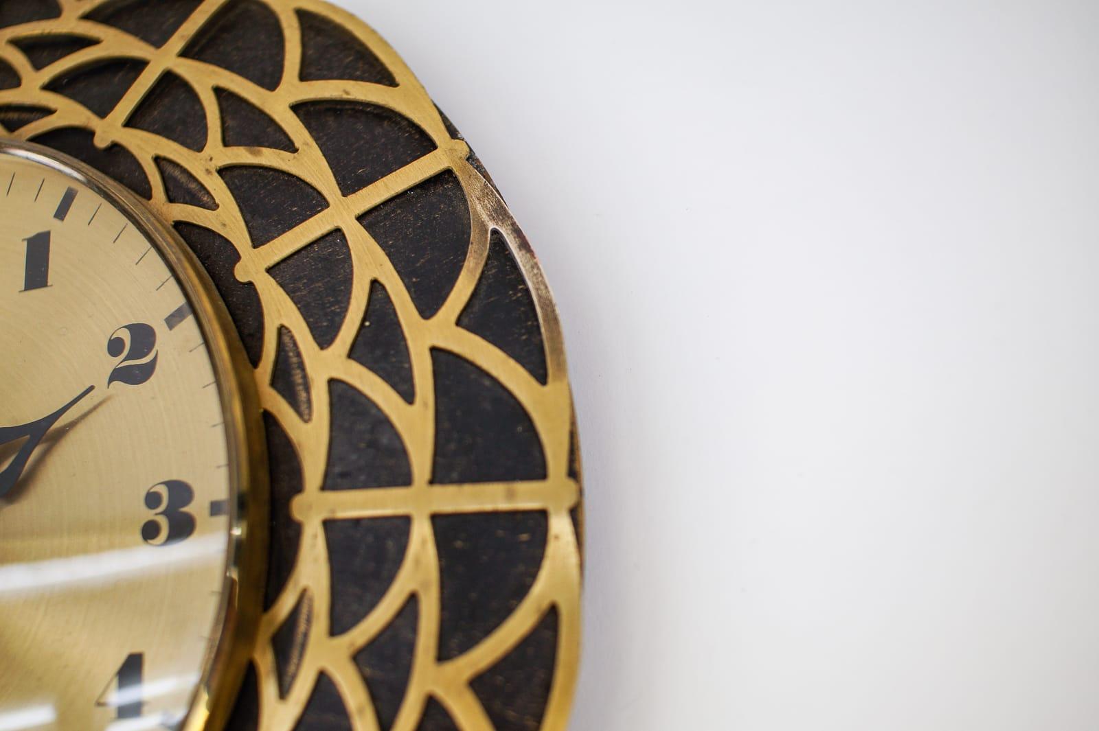 Mid-Century Modern Spider Web Wall Clock in Brass by Pallas, 1960s In Good Condition For Sale In Nürnberg, Bayern