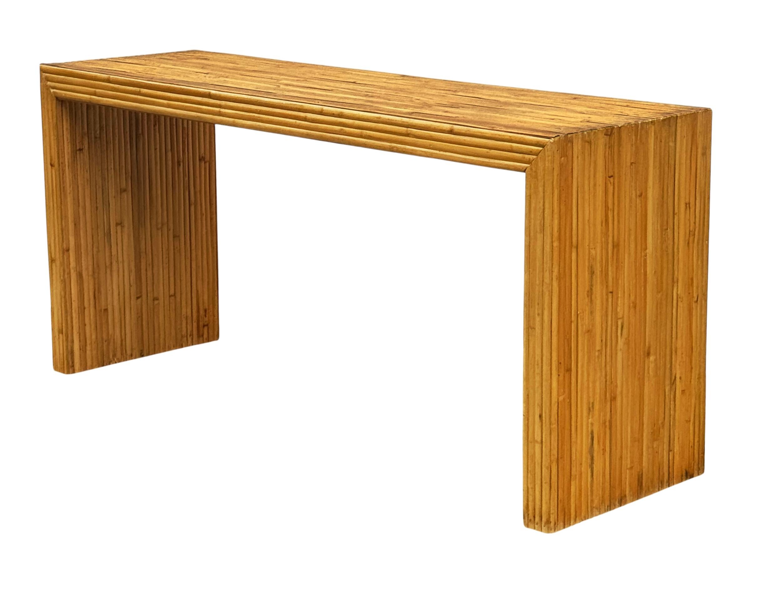 Mid Century Modern Split Reed Bamboo Parsons Konsolentisch, Sofa Tisch oder Schreibtisch im Zustand „Gut“ im Angebot in Philadelphia, PA