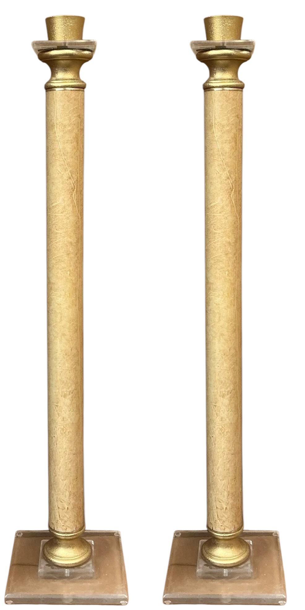 20ième siècle Paire de lampadaires Bauer en laiton et lucite de style Springer, mi-siècle moderne en vente