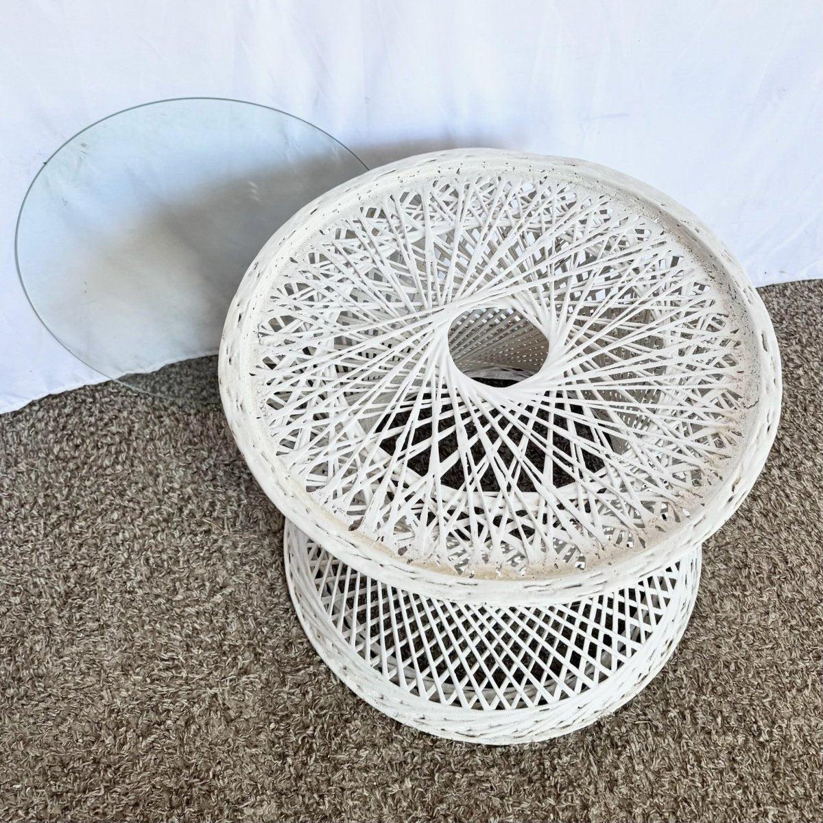 20th Century Mid Century Modern Spun Fiberglass Circular Side Table For Sale