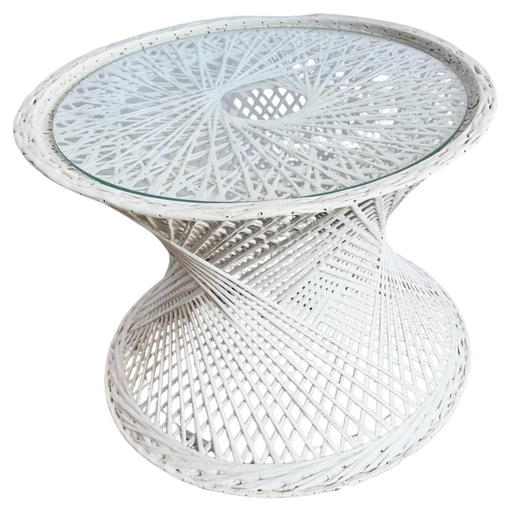 Mid Century Modern Spun Fiberglass Circular Side Table For Sale