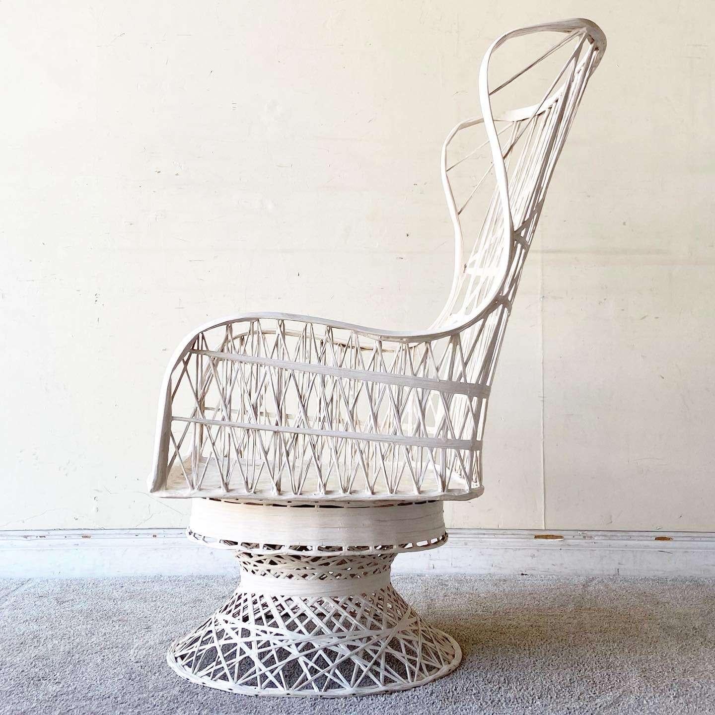 Mid Century Modern Spun Fiberglass Lounge Chair & Ottoman (amerikanisch) im Angebot