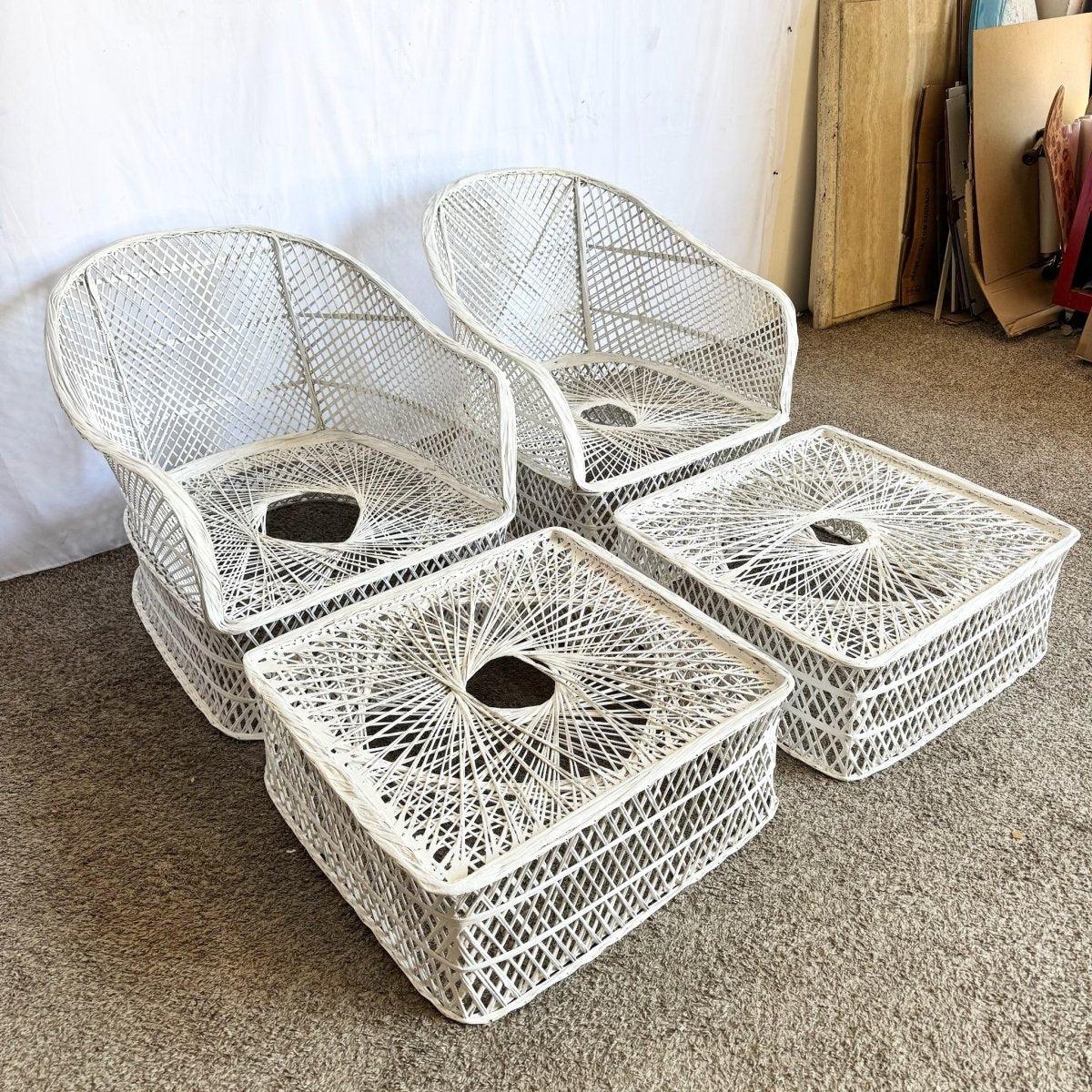 Sillas de salón de fibra de vidrio hilada modernas de mediados de siglo con otomanas - 4 piezas en Bueno estado para la venta en Delray Beach, FL