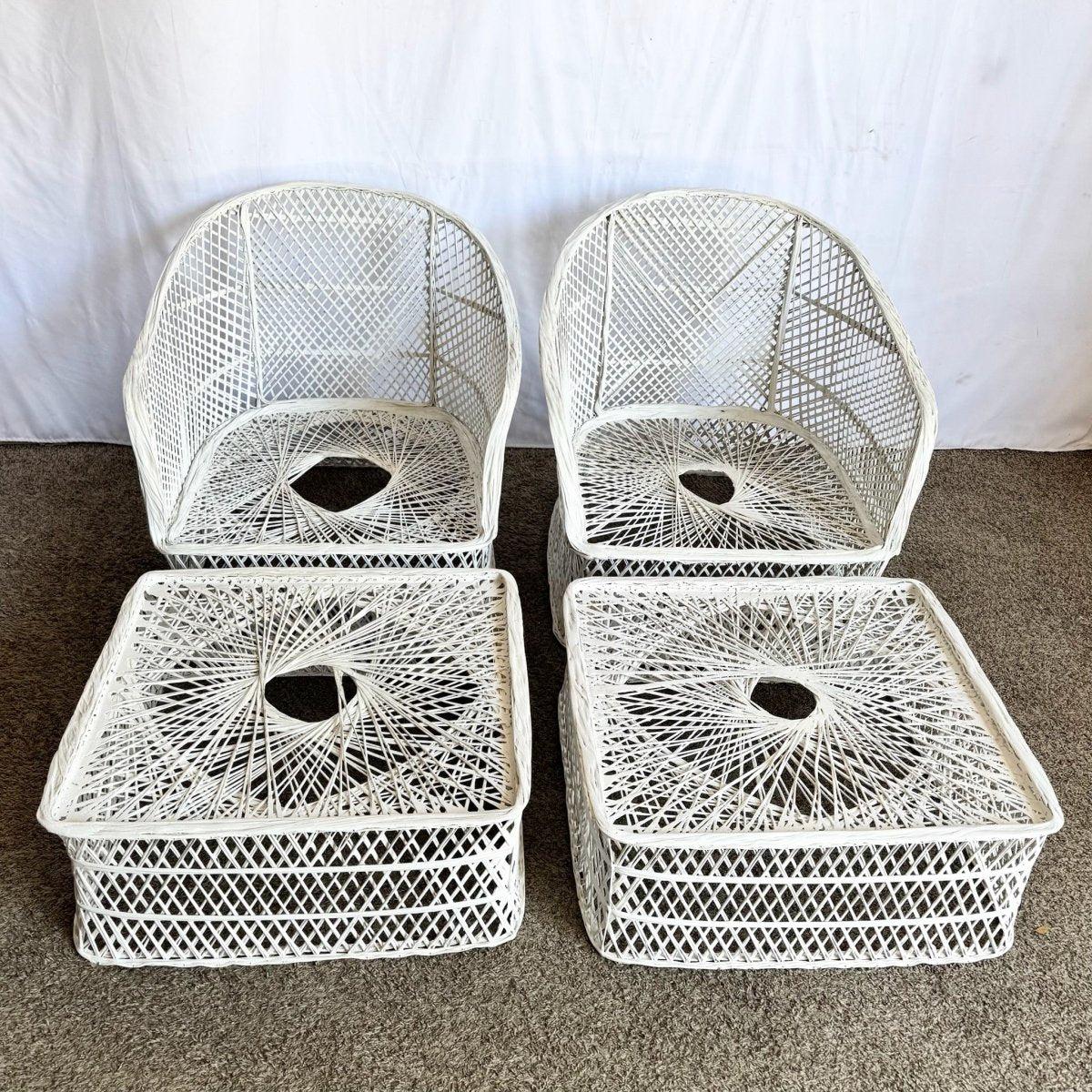 Sillas de salón de fibra de vidrio hilada modernas de mediados de siglo con otomanas - 4 piezas en venta 1
