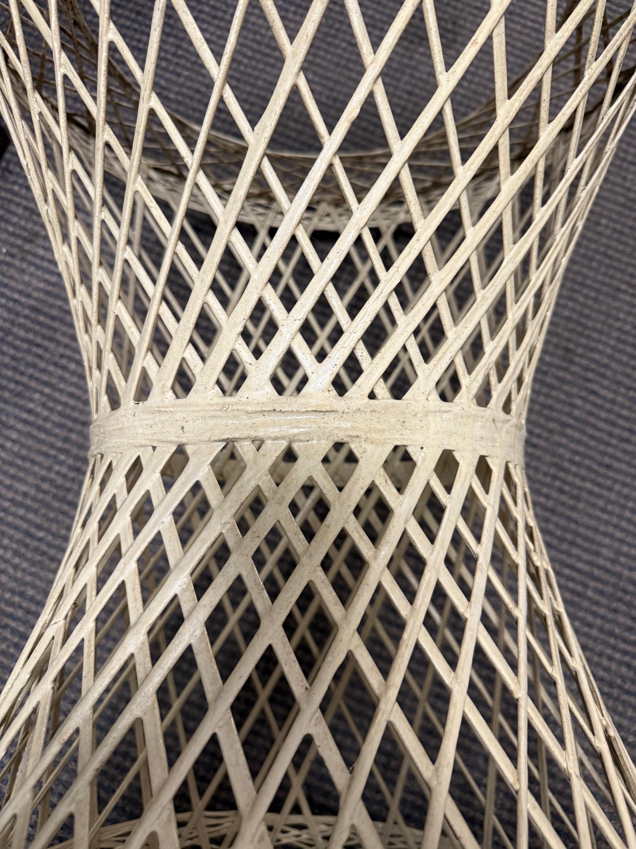 Mid Century Modern Spun Fiberglass Table Base von Russell Woodard 1960-1969 im Angebot 4