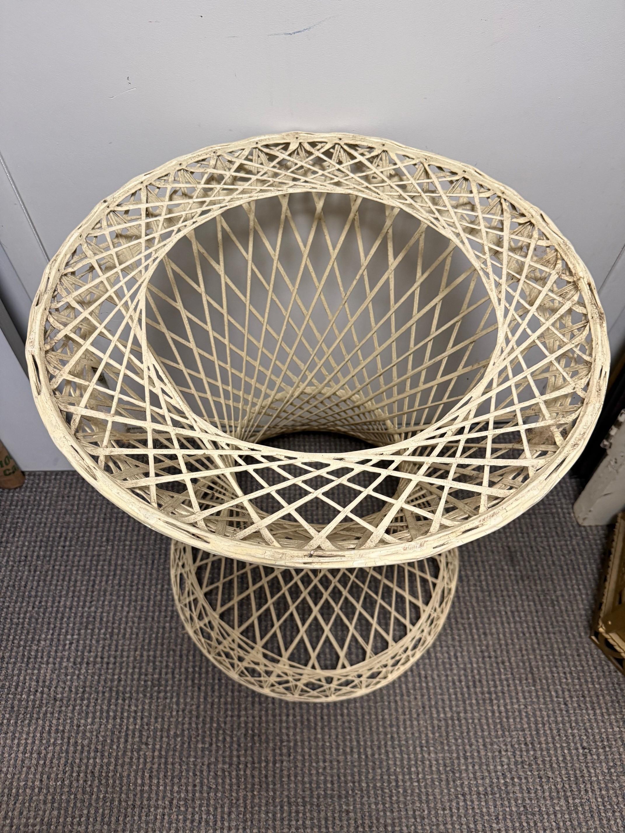 Mid Century Modern Spun Fiberglass Table Base von Russell Woodard 1960-1969 (Gesponnen) im Angebot