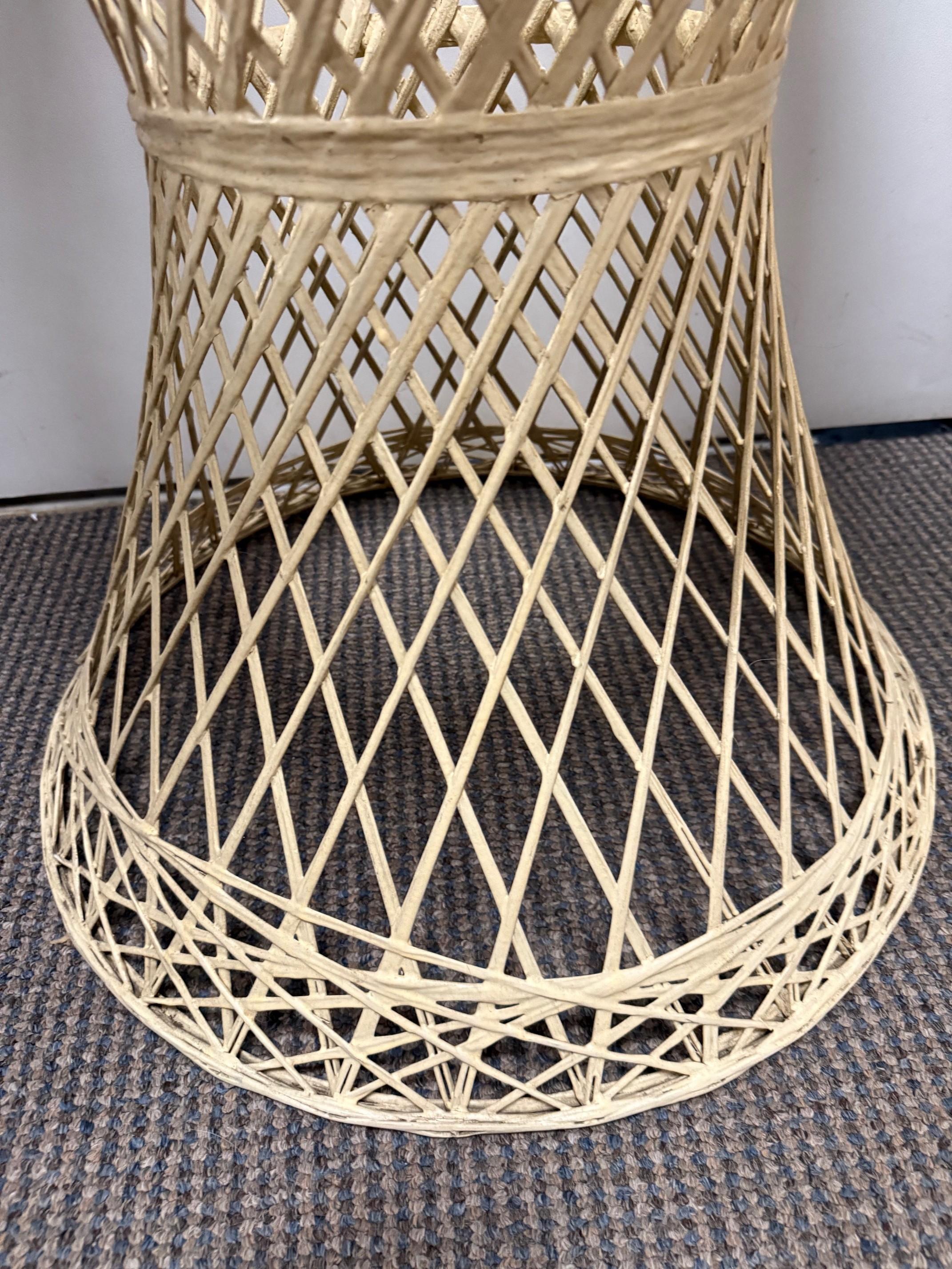 Mid Century Modern Spun Fiberglass Table Base von Russell Woodard 1960-1969 im Angebot 2