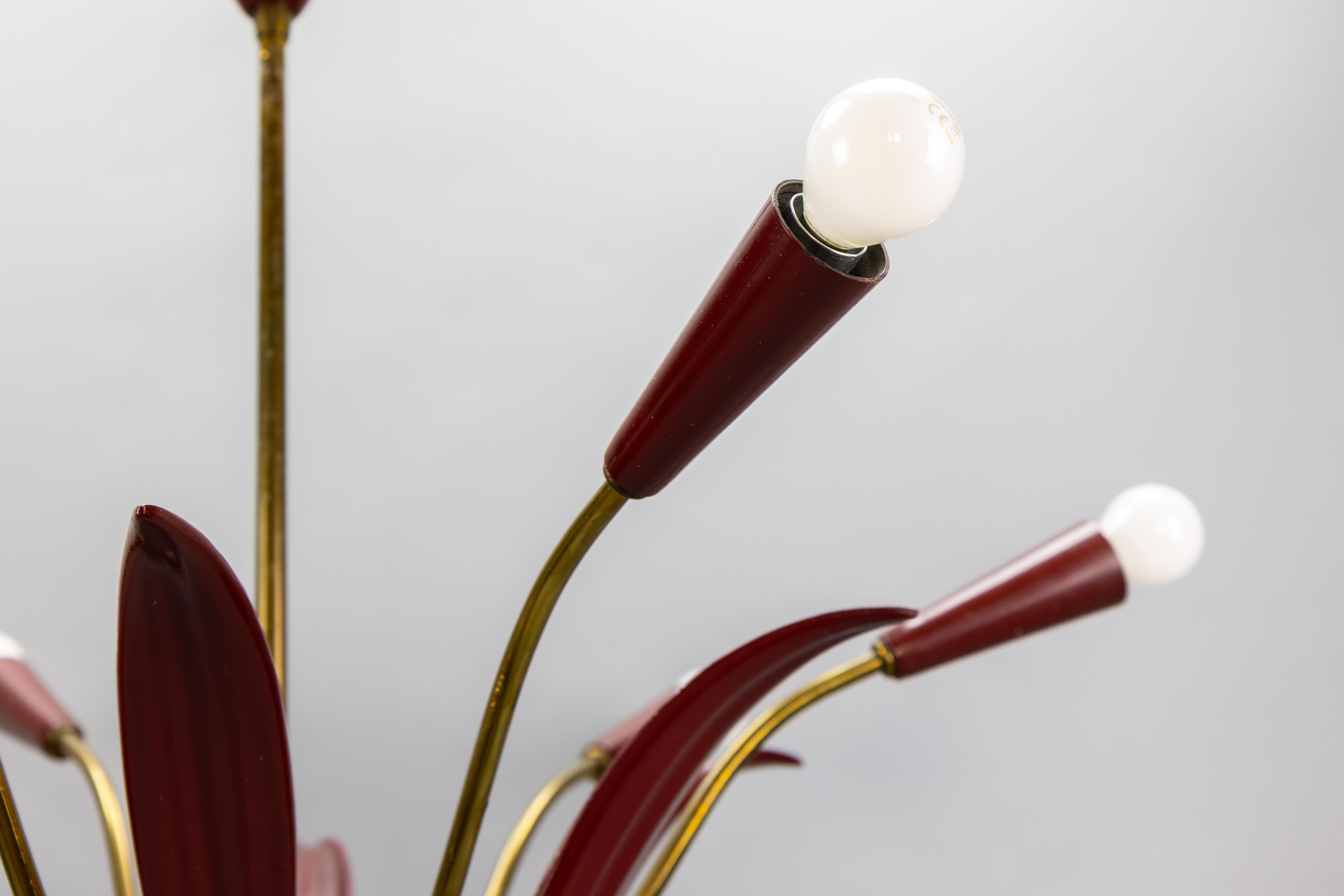 Lampadario Sputnik Modern di metà secolo in rosso e ottone, design a sei luci con fiori in vendita 7
