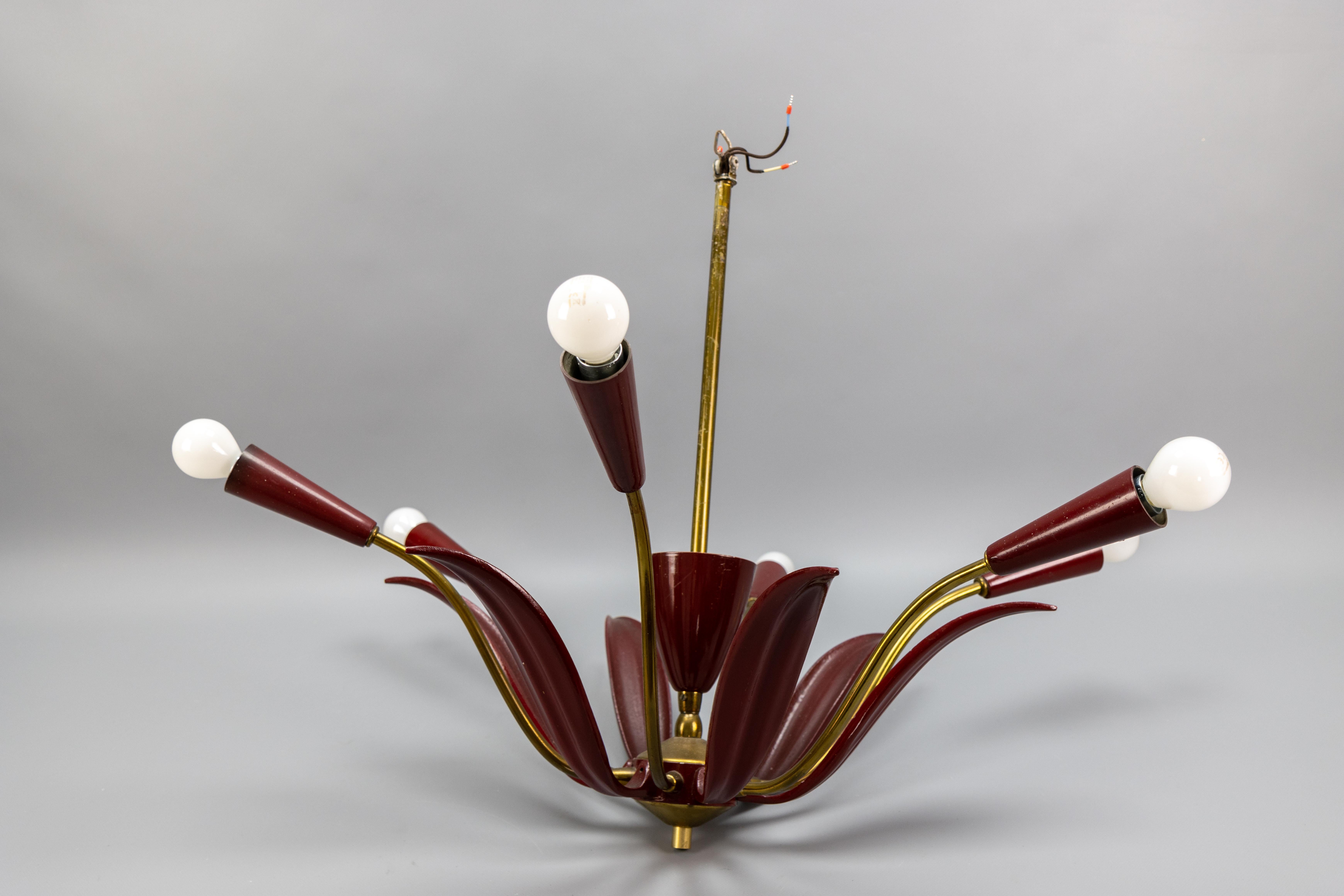 Lampadario Sputnik Modern di metà secolo in rosso e ottone, design a sei luci con fiori in vendita 10