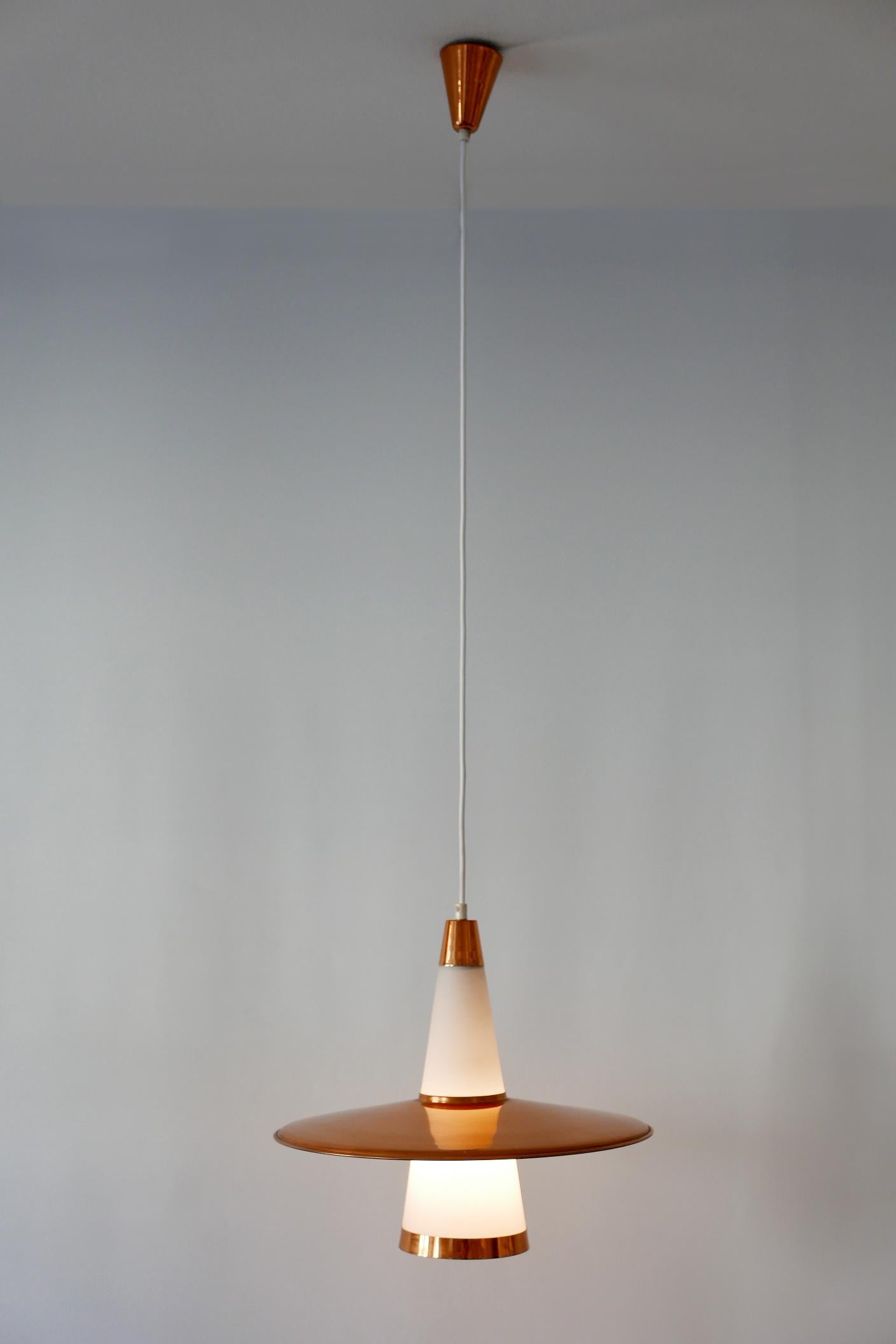 Lampe à suspension Spoutnik moderne en cuivre et verre opalin du milieu du siècle dernier, UFO, Danemark, années 1950 en vente 4