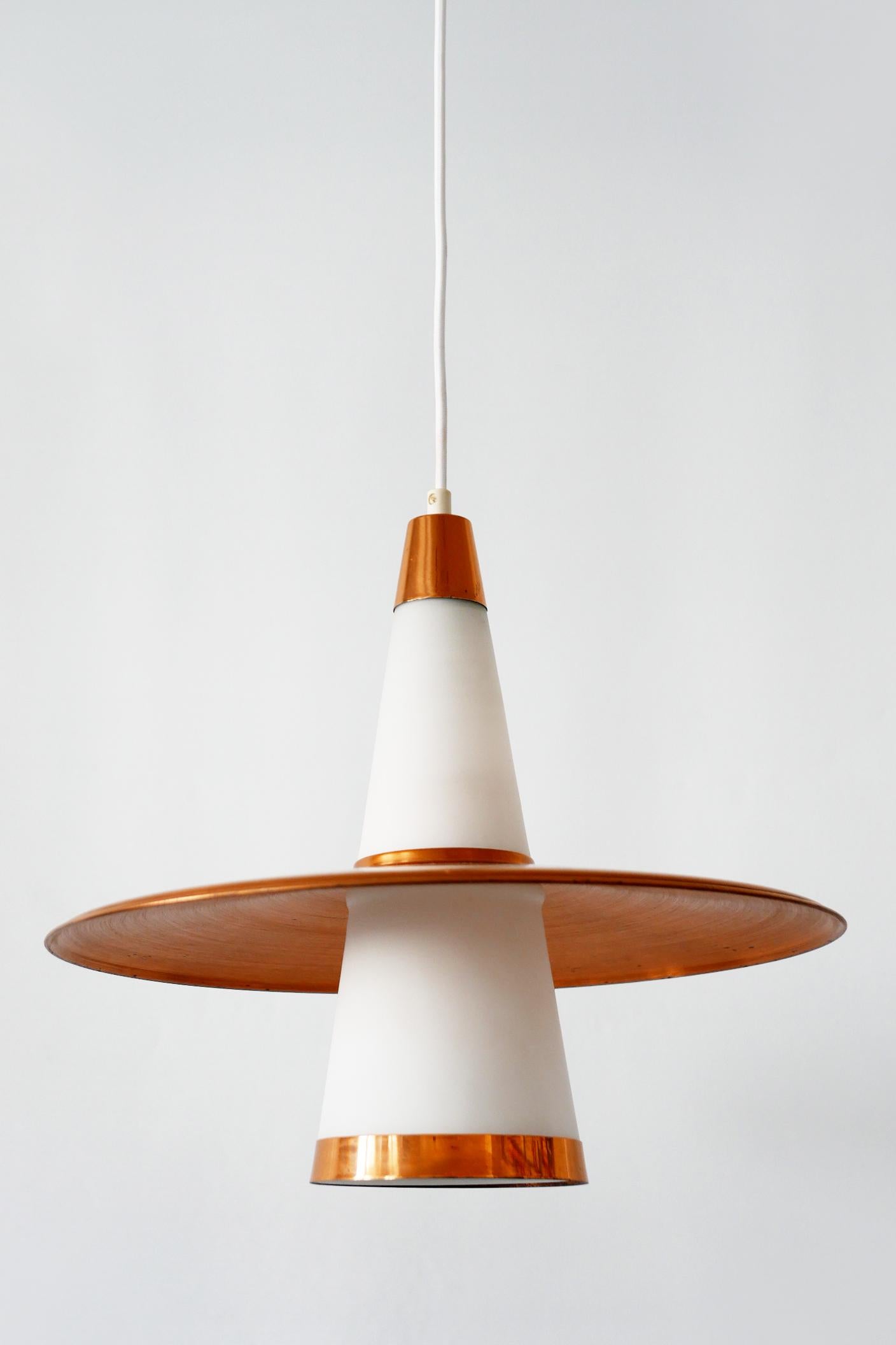 Mid-Century Modern Sputnik-Pendelleuchte aus Kupfer und Opalglas UFO 1950er Jahre Dänemark im Angebot 6