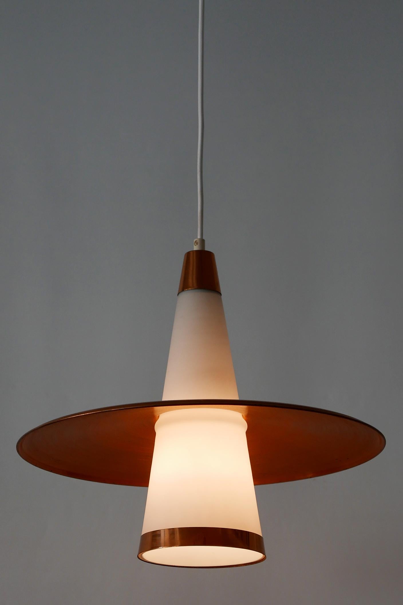 Lampe à suspension Spoutnik moderne en cuivre et verre opalin du milieu du siècle dernier, UFO, Danemark, années 1950 en vente 8