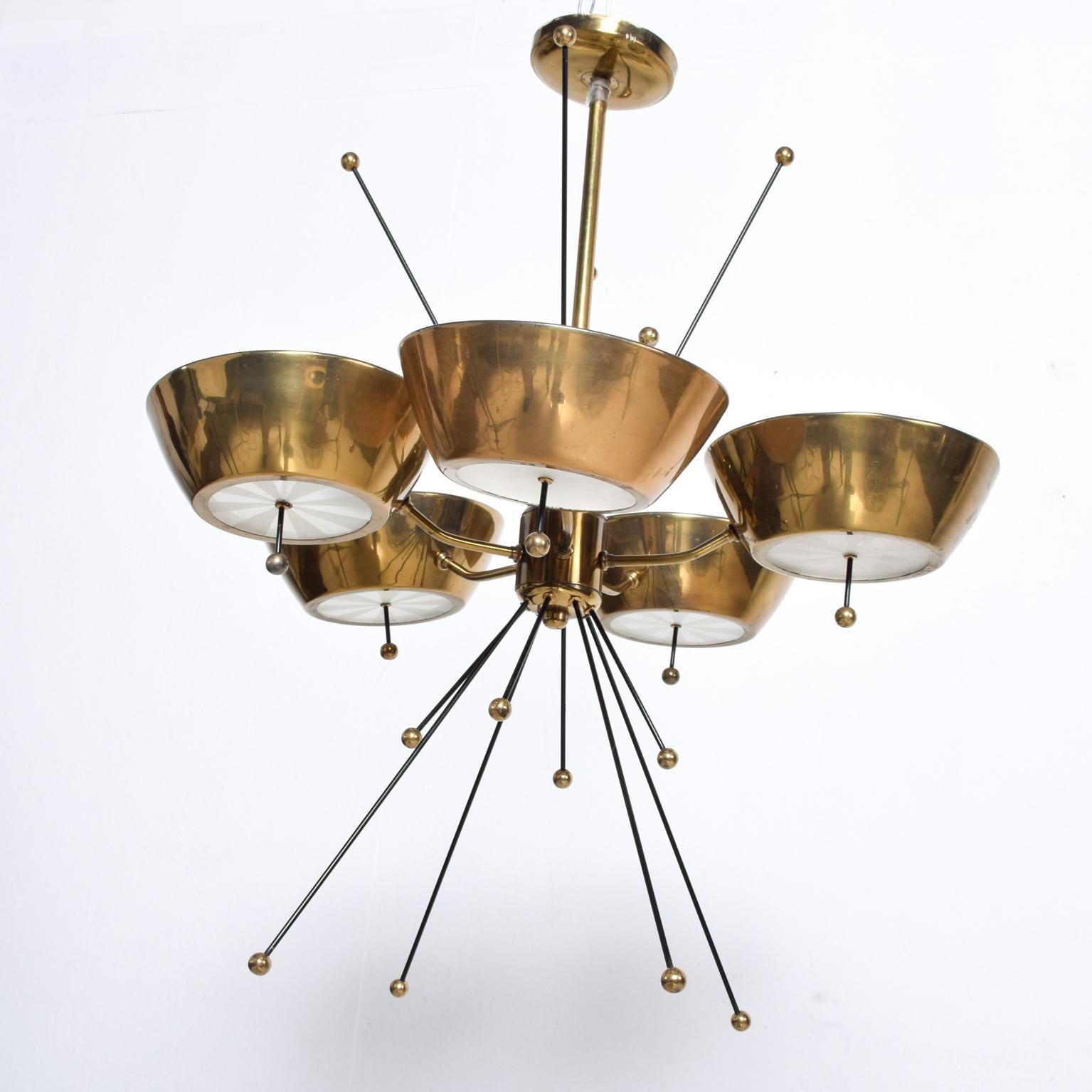 Mid-20th Century Mid-Century Modern Sputnik Italian Chandelier in Brass Paavo Tynell Attributed
