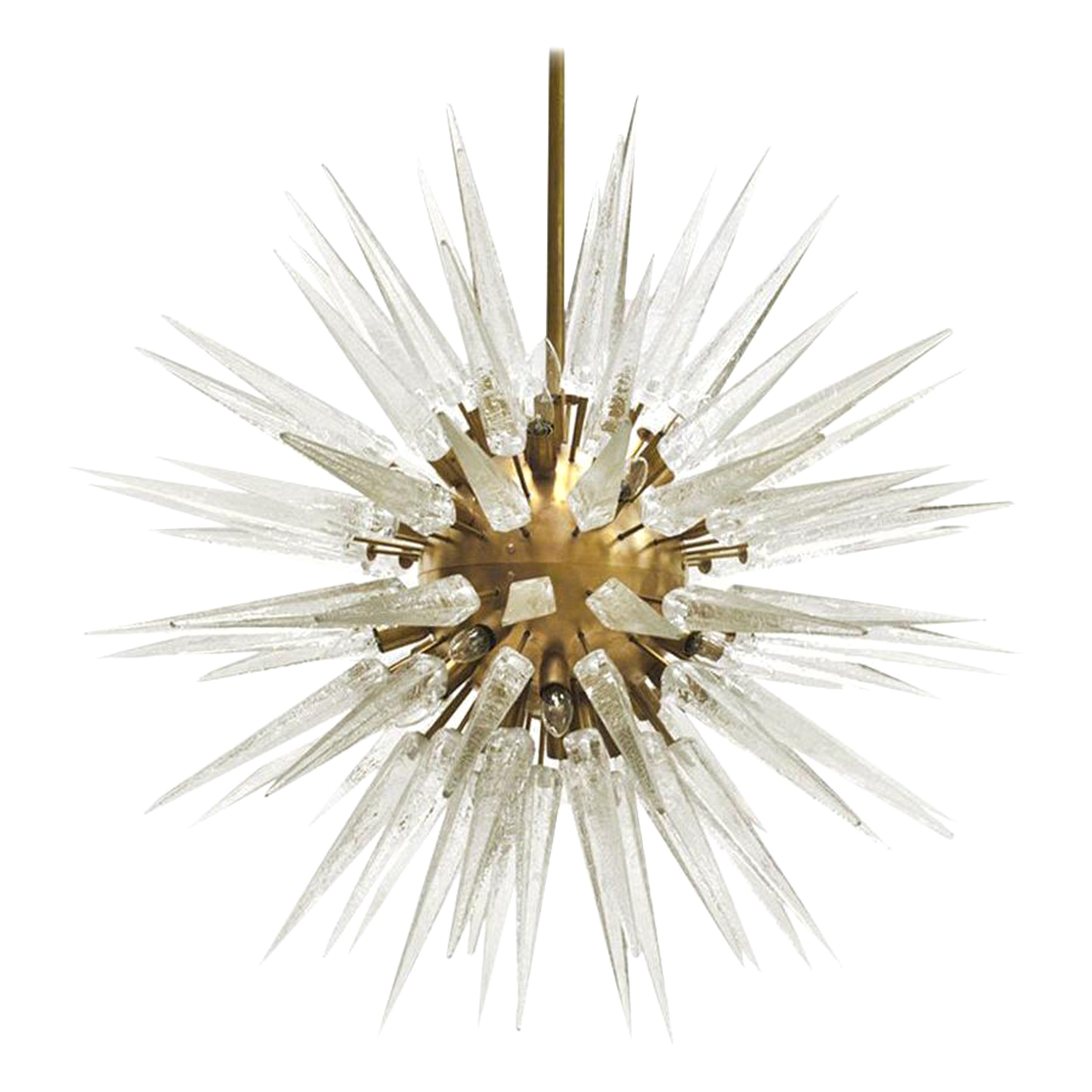 Lampadario italiano Sputnik in vetro di Murano e ottone della metà del secolo scorso