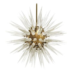 Lampadario italiano Sputnik in vetro di Murano e ottone della metà del secolo scorso