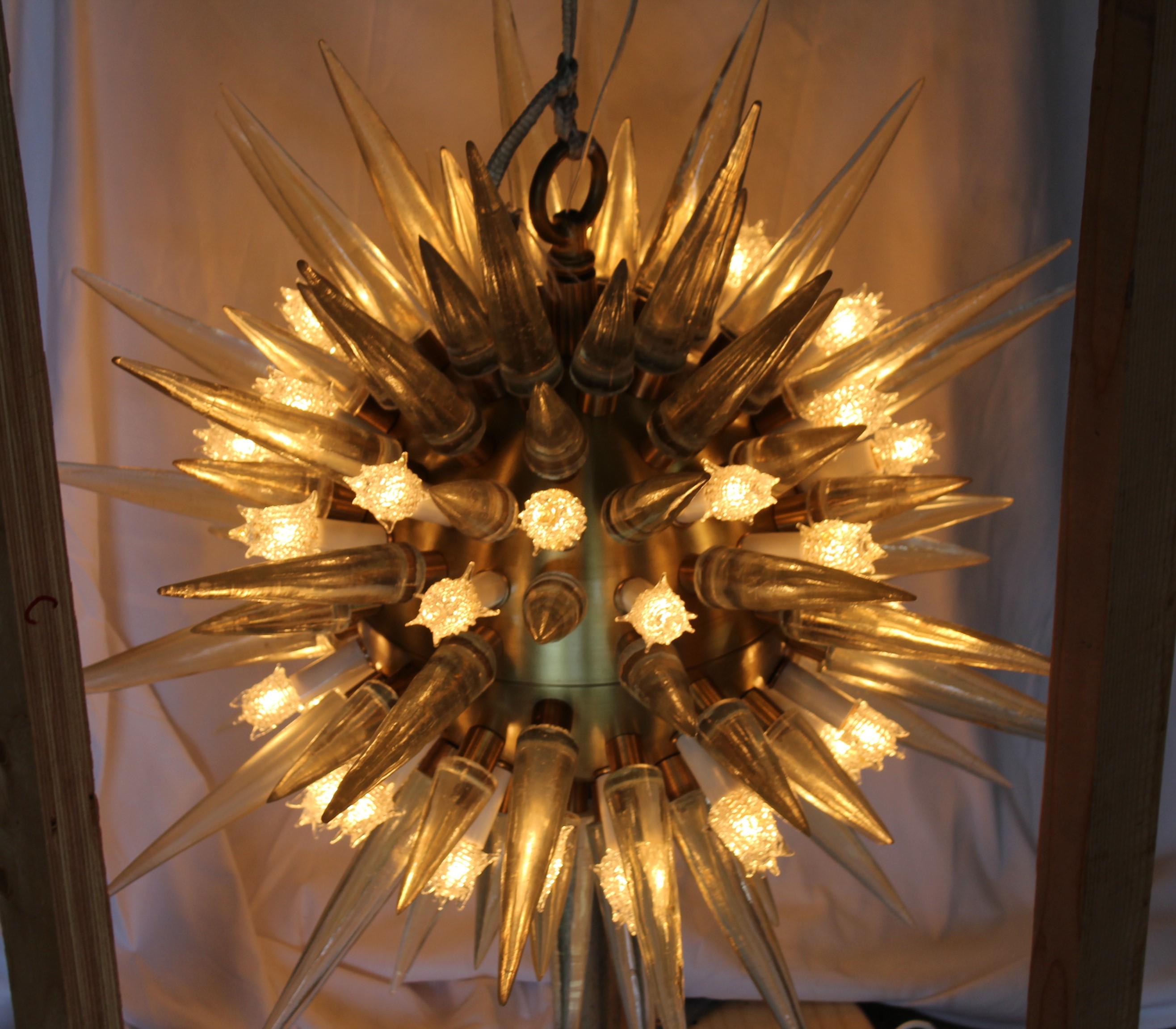 XXI secolo e contemporaneo Lampadario a stella Sputnik Modern di metà secolo in vendita