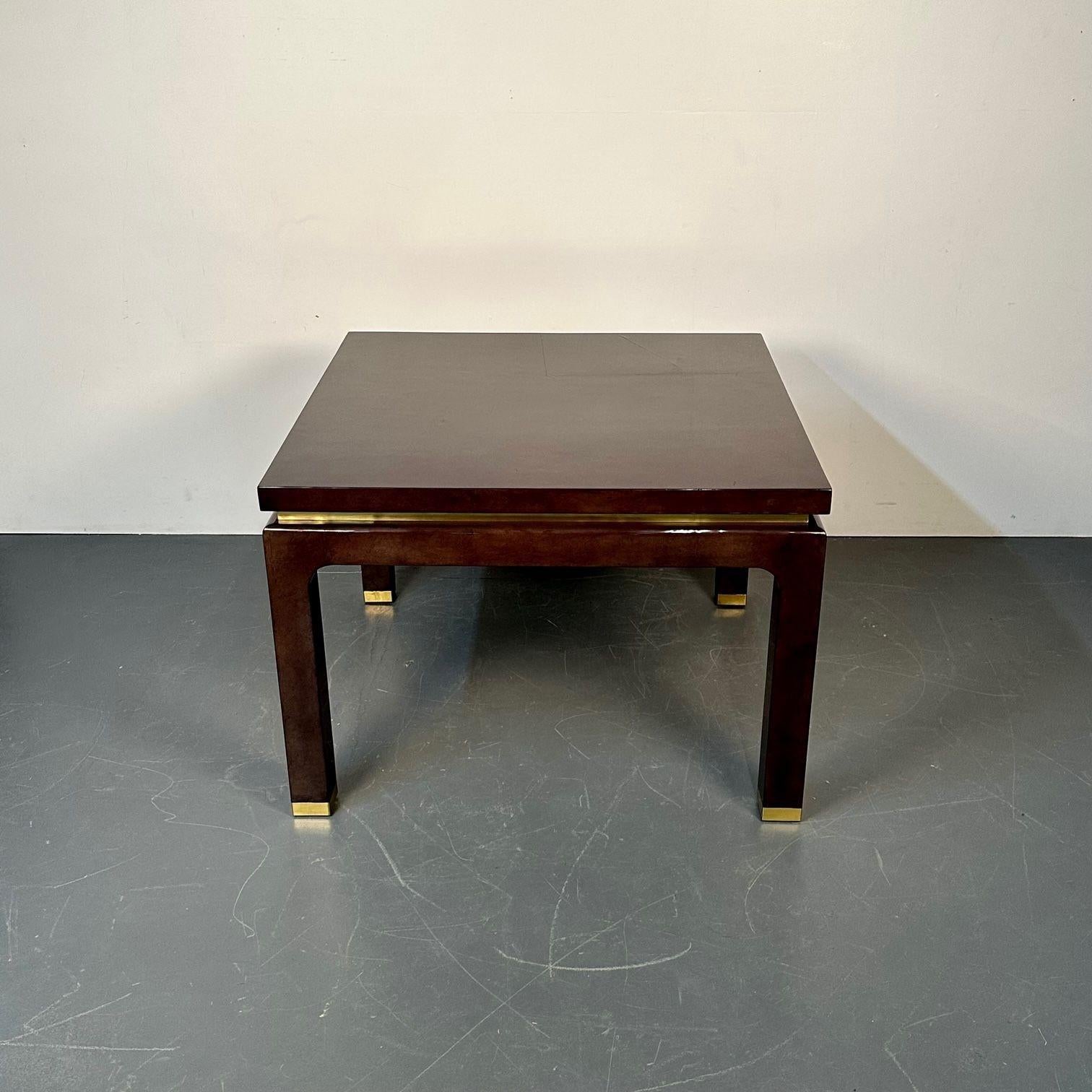 Américain Table de jeu / table basse carrée moderne du milieu du siècle dernier, laque et laiton, style Springer en vente