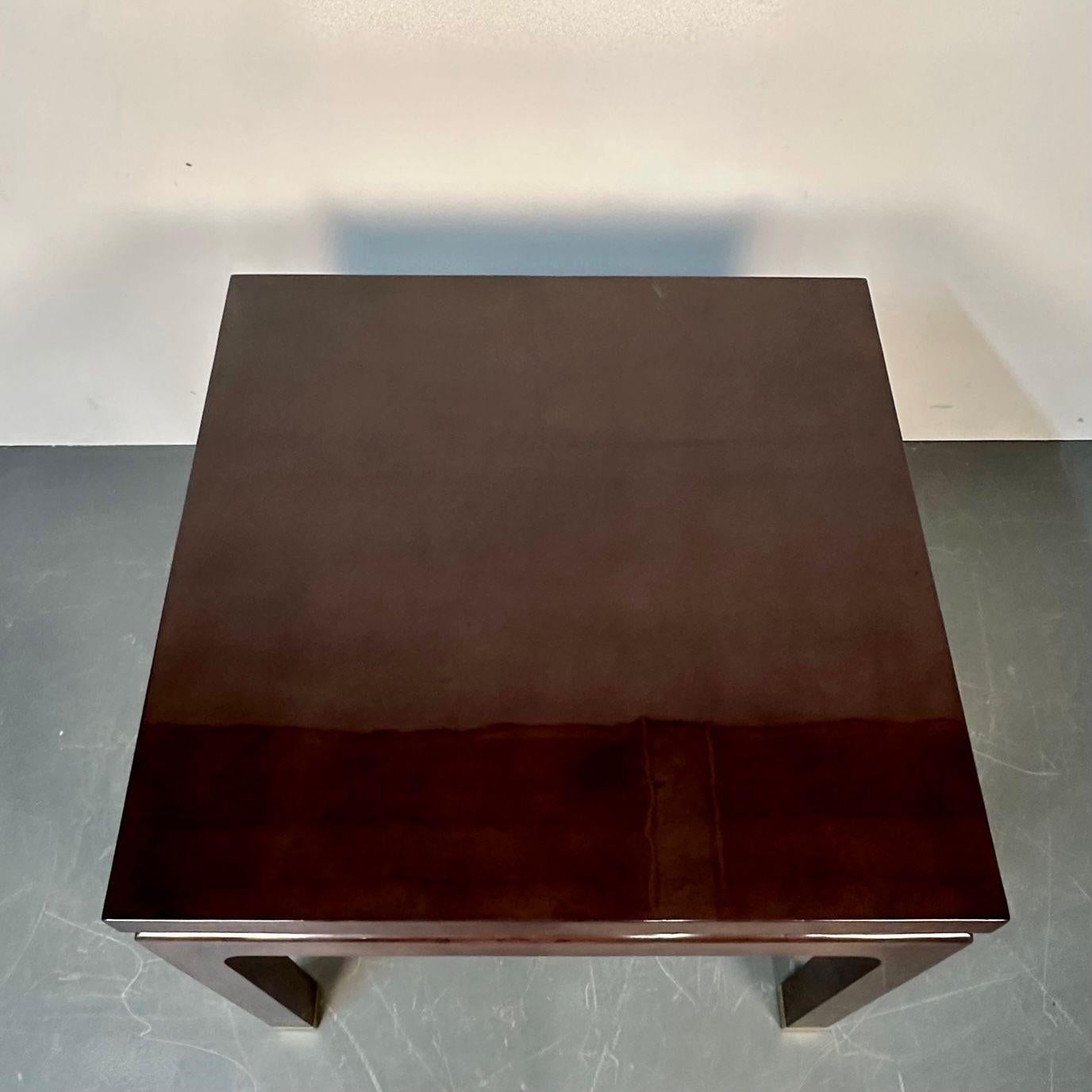 Fin du 20e siècle Table de jeu / table basse carrée moderne du milieu du siècle dernier, laque et laiton, style Springer en vente