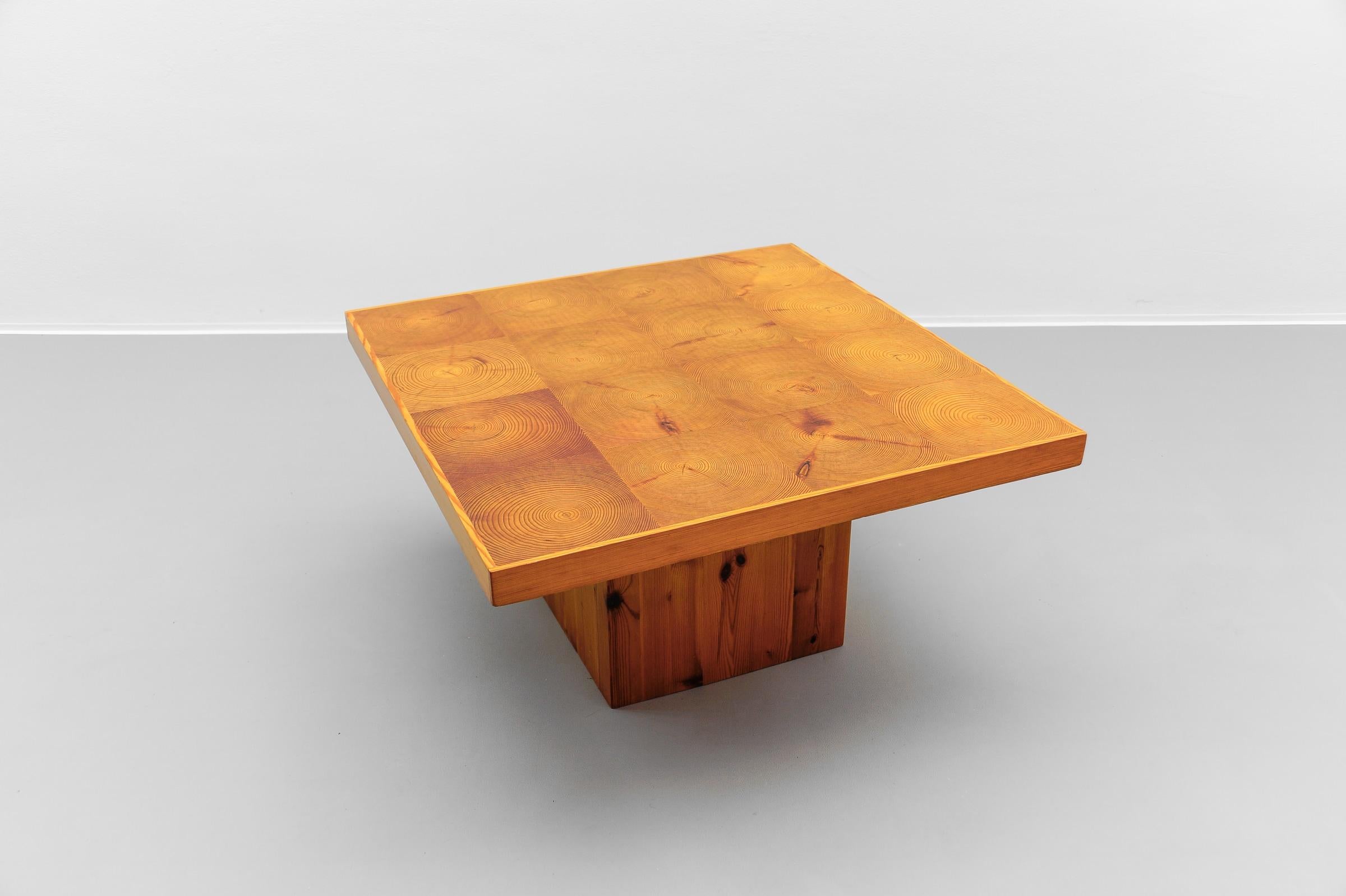 Quadratischer Couchtisch aus Kiefernholz, Mid-Century Modern, skandinavisch-modern, 1960er Jahre (Handgeschnitzt) im Angebot