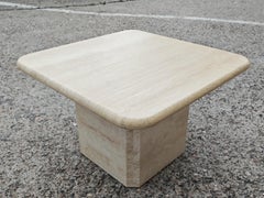 Table basse carrée en travertin, Italie 1970