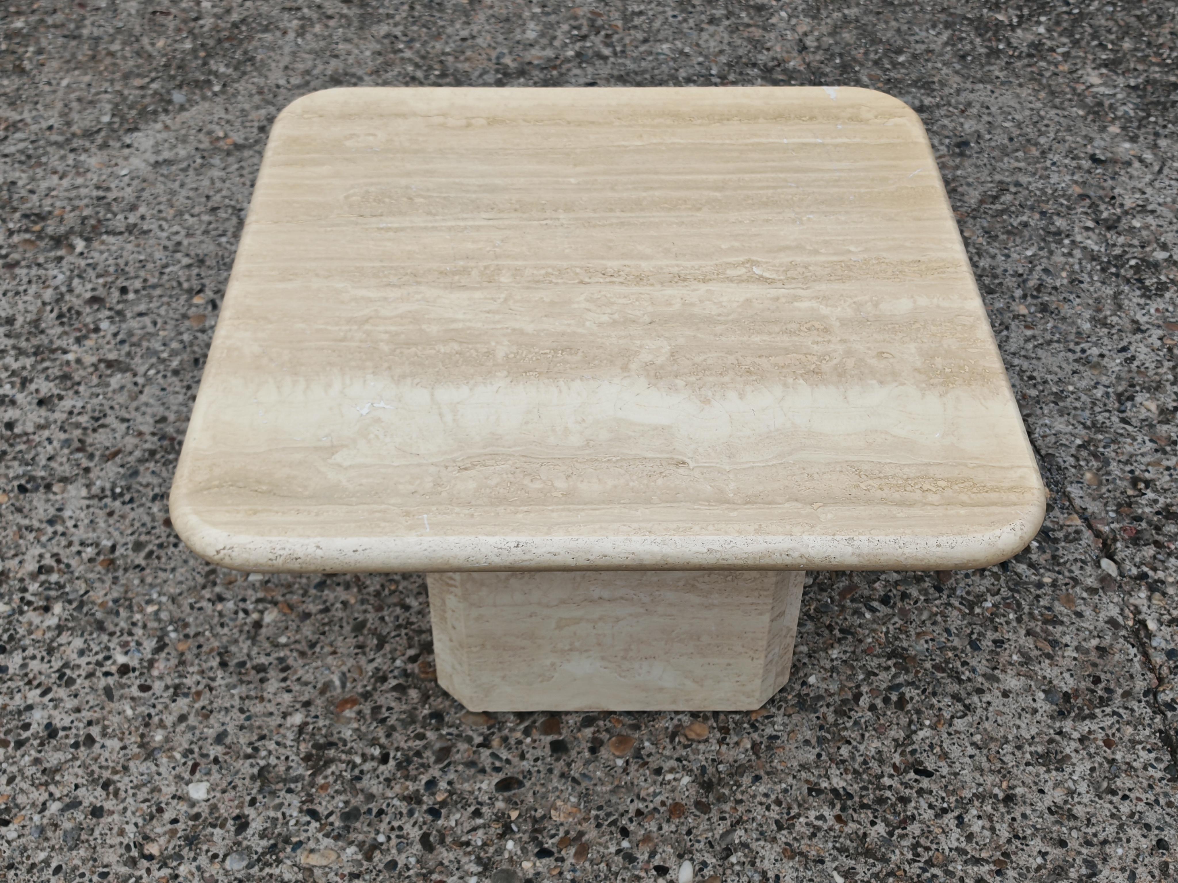 Table basse carrée en travertin, Italie 1970 Bon état - En vente à Beograd, RS