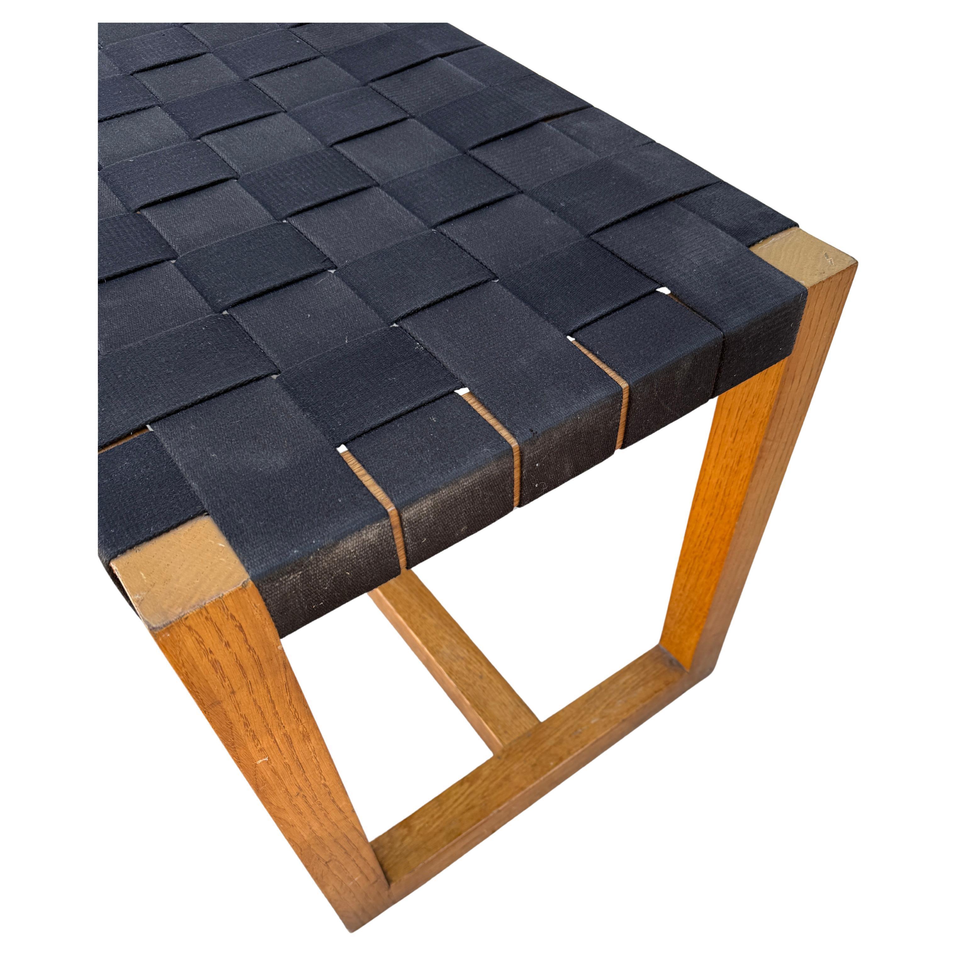 Mid-Century Modern The Moderns Modern square square solid oak frame black woven canvas bench en vente