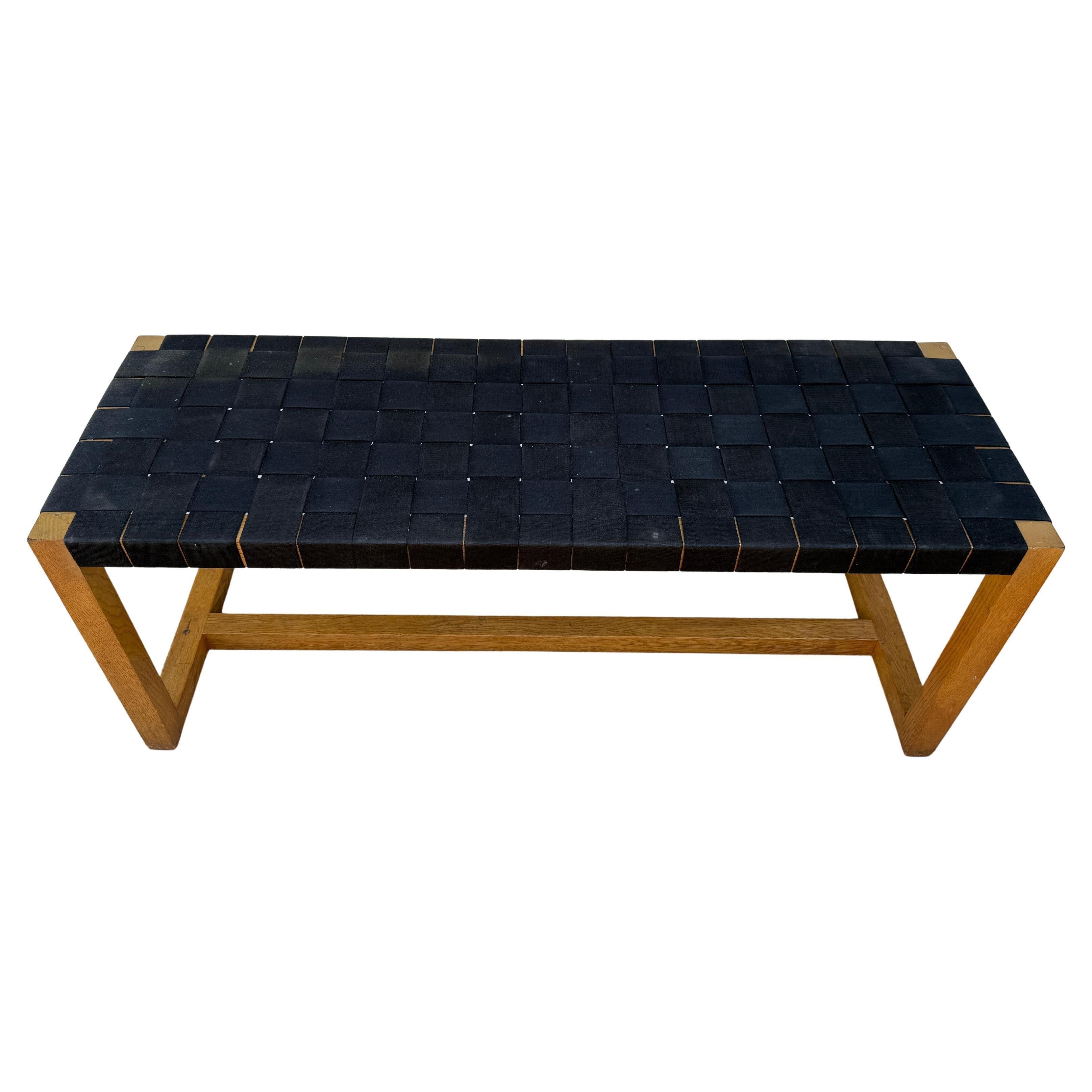 The Moderns Modern square square solid oak frame black woven canvas bench Bon état - En vente à Brooklyn, NY