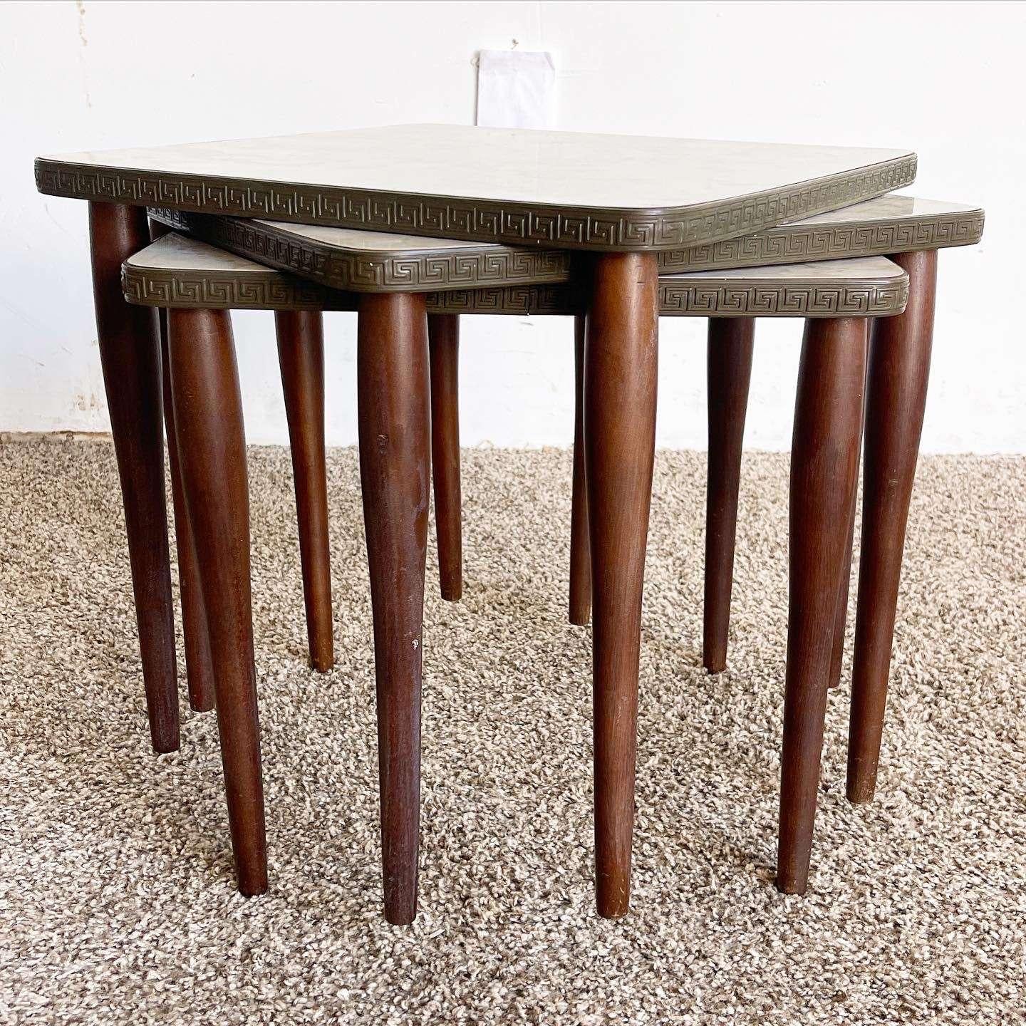 Mid Century Modern Square Stacking/Nesting Tables (Holz) im Angebot