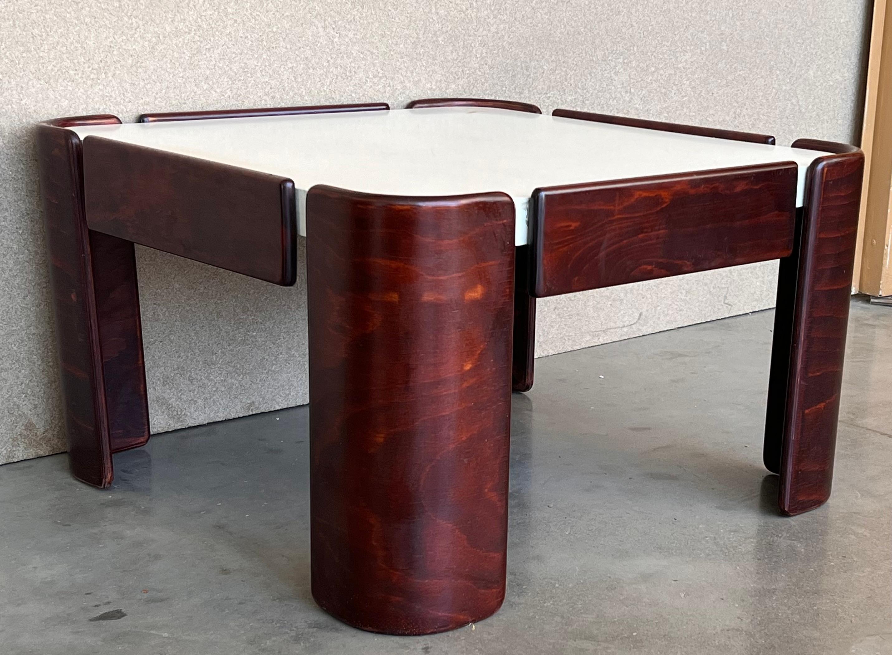 Mid-Century Modern Square Table with Curved Legs and White Top In Good Condition For Sale In Miami, FL