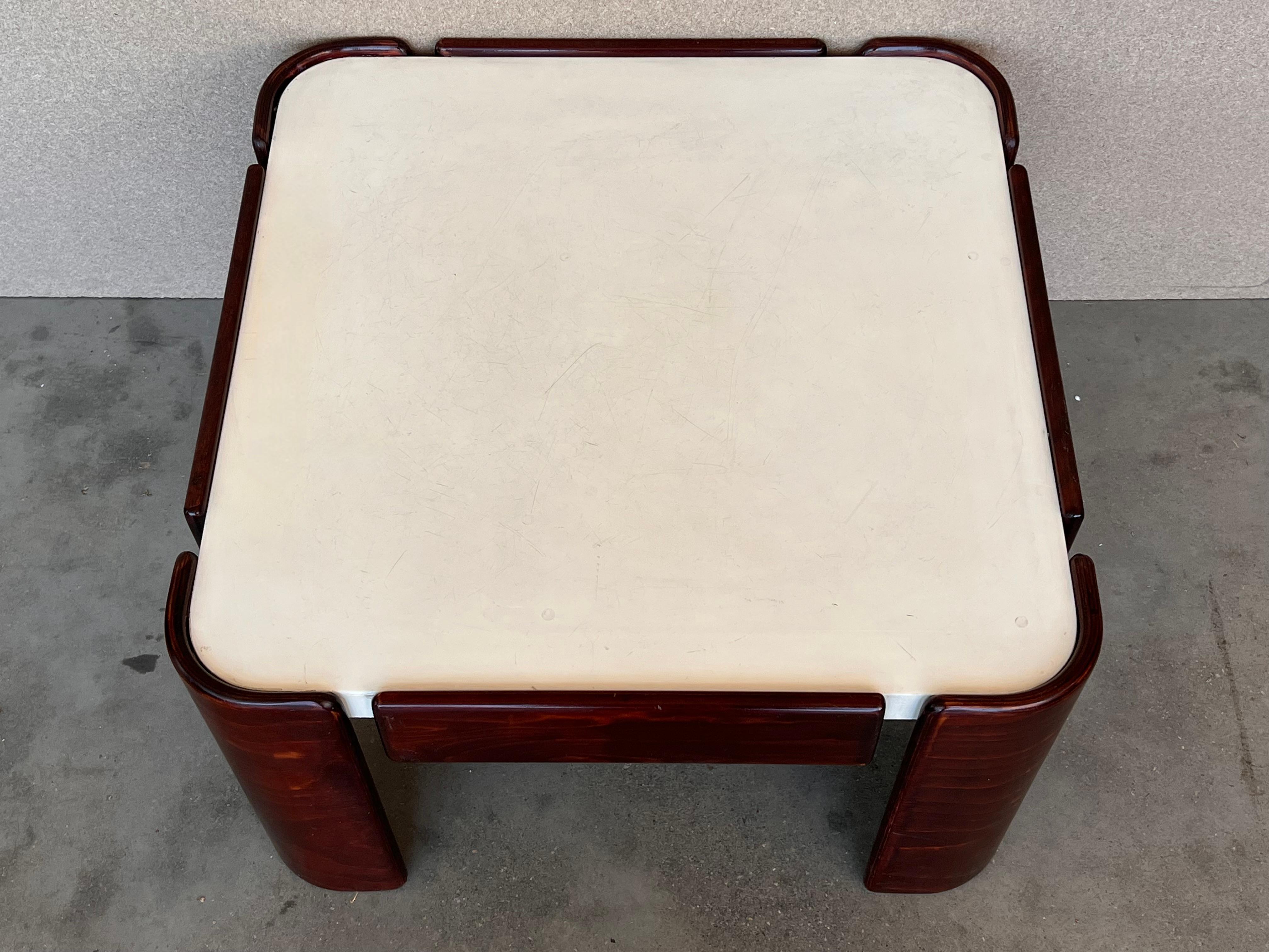 20th Century Mid-Century Modern Square Table with Curved Legs and White Top For Sale