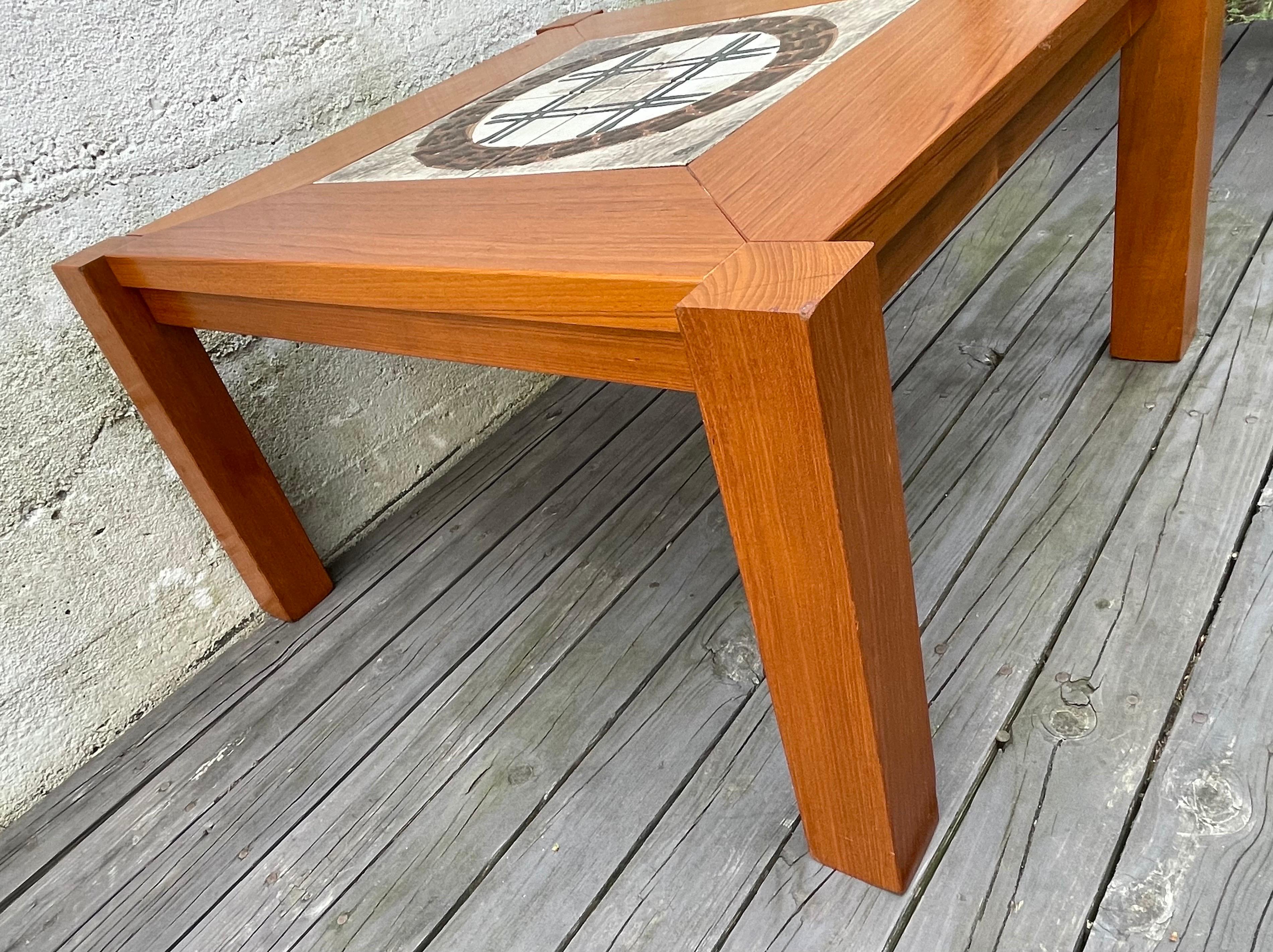 Table basse carrée en teck de style mi-siècle moderne avec centre en céramique, Danemark en vente 1
