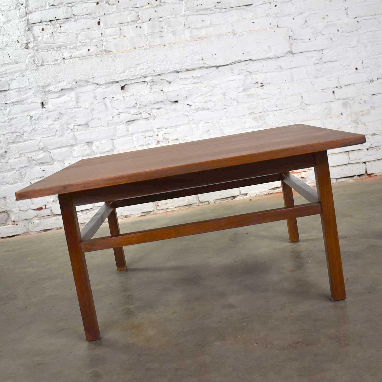 Mid-Century Modern Square Walnut Cocktail Coffee End Side Table Style Founders For Sale 6