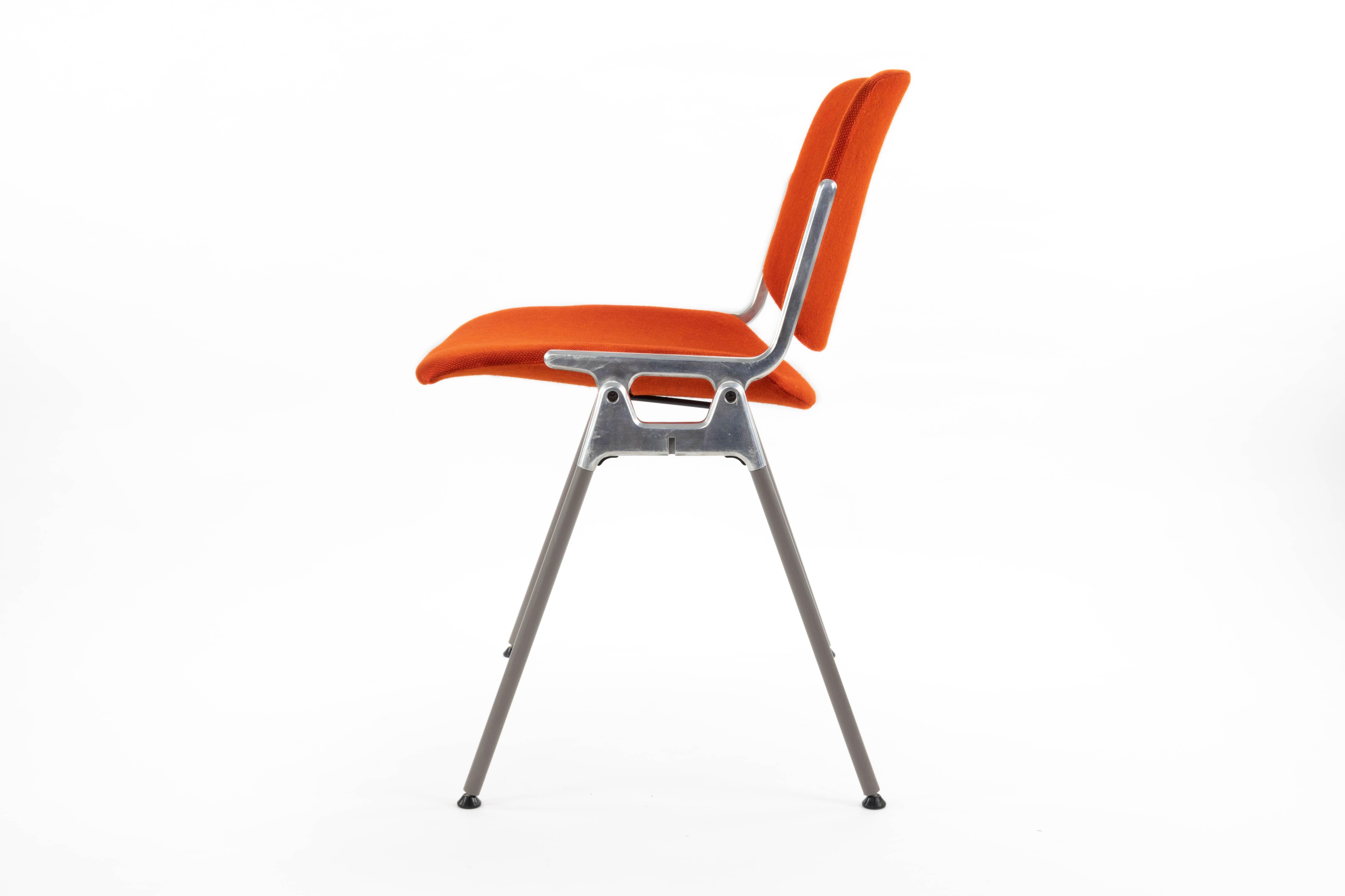 Mid-Century Modern Stackable Chairs by Giancarlo Piretti for Castelli Italy 1965 In Good Condition In Escalona, Toledo