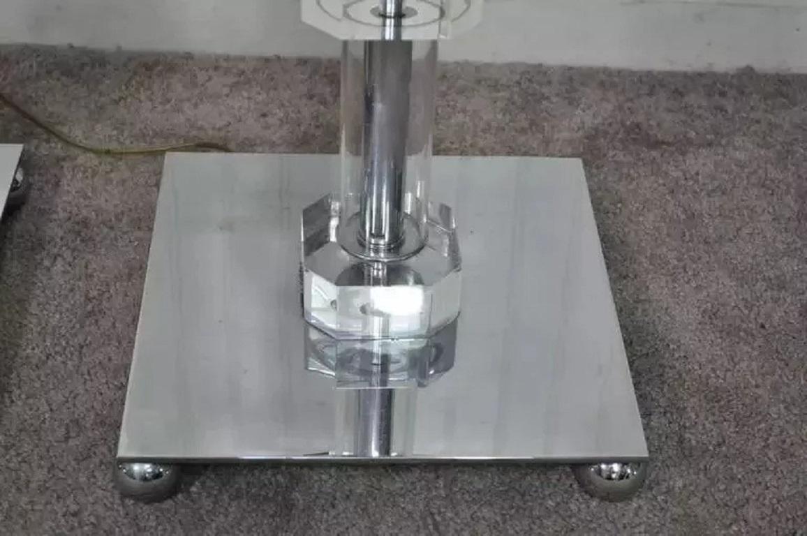 Inconnu Paire de lampadaires Skyscraper empilés en lucite et chrome The Moderns en vente